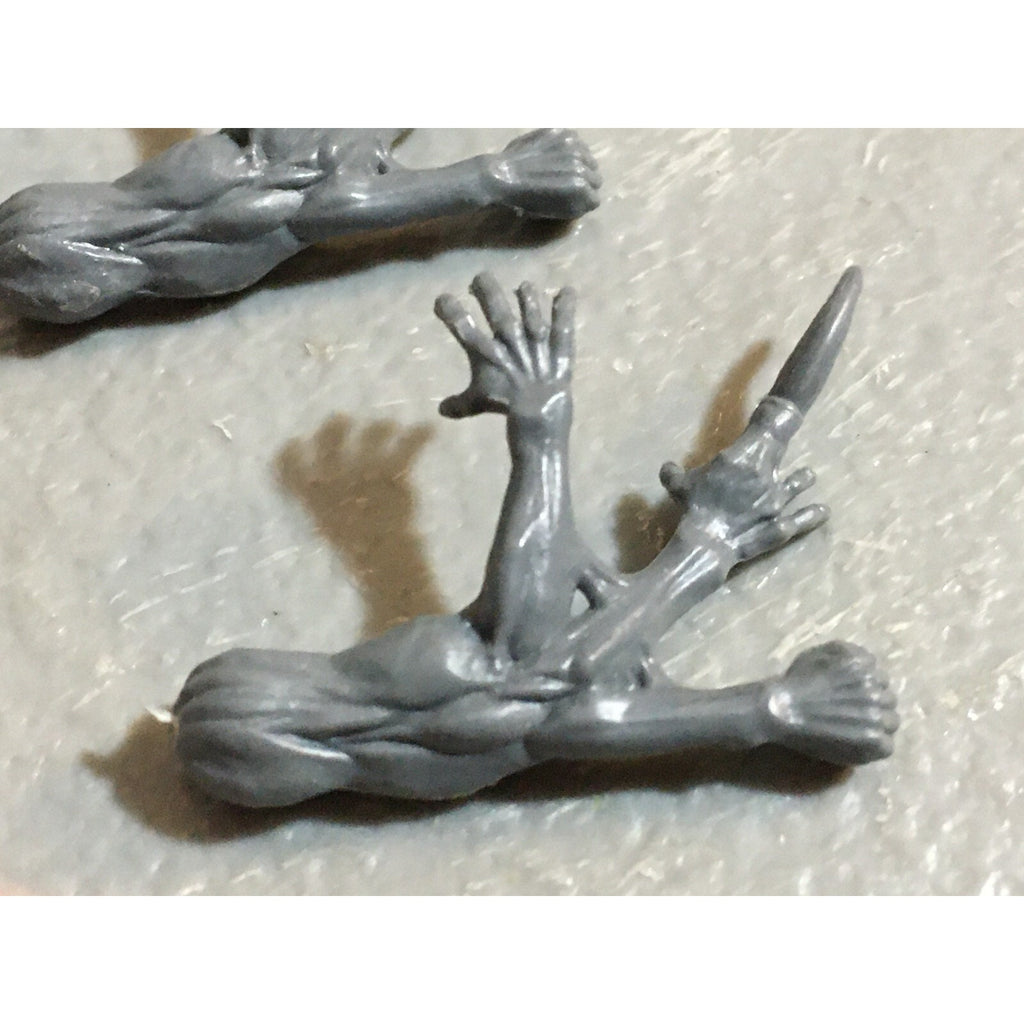 A23219 WARHAMMER FANTASY CHAOS MORTALS BITS LOT SPAWN & PRINCE HEAD GW