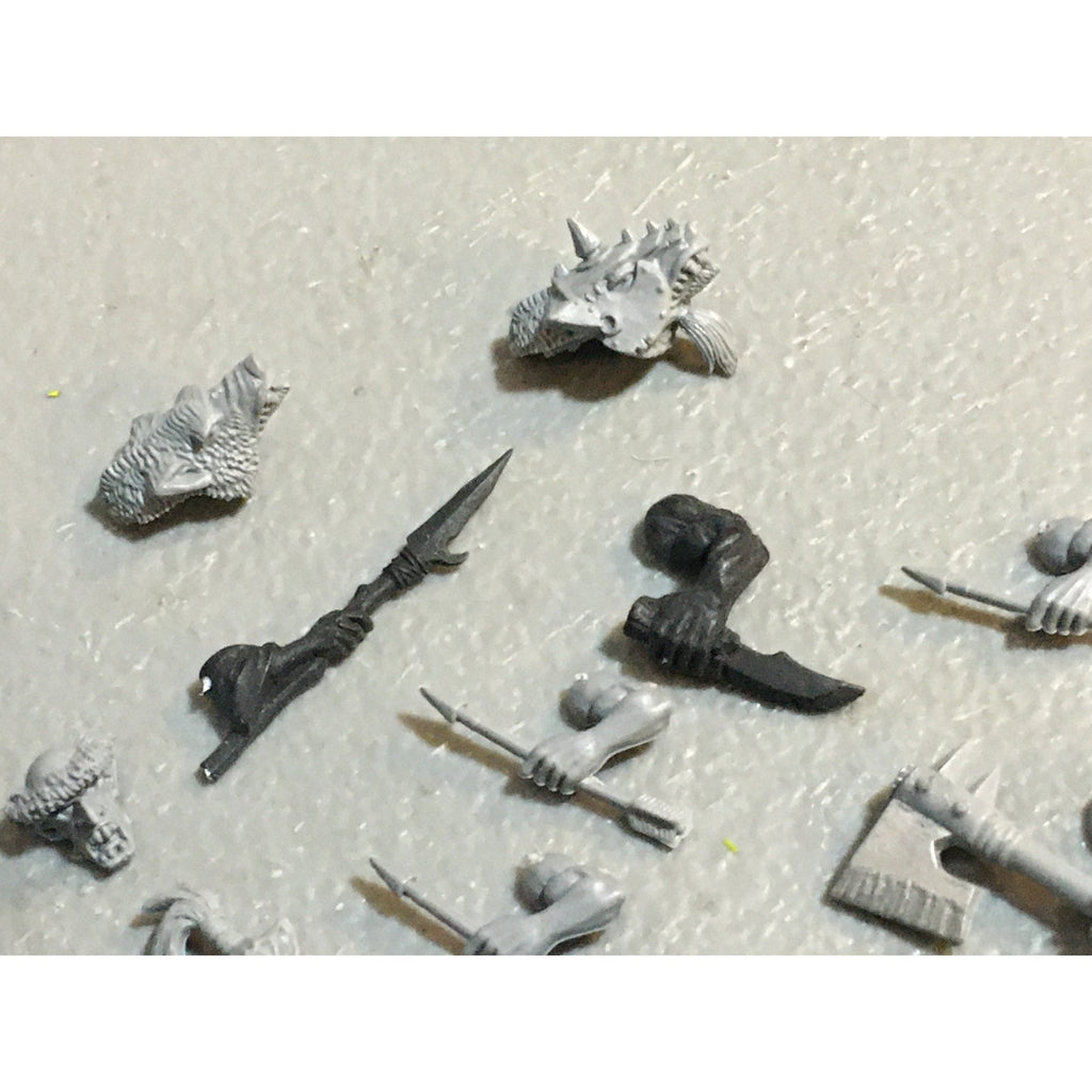 A27514 WARHAMMER FANTASY ORCS & GOBLINS BITS LOT SHIELDS BOWS HEADS GW