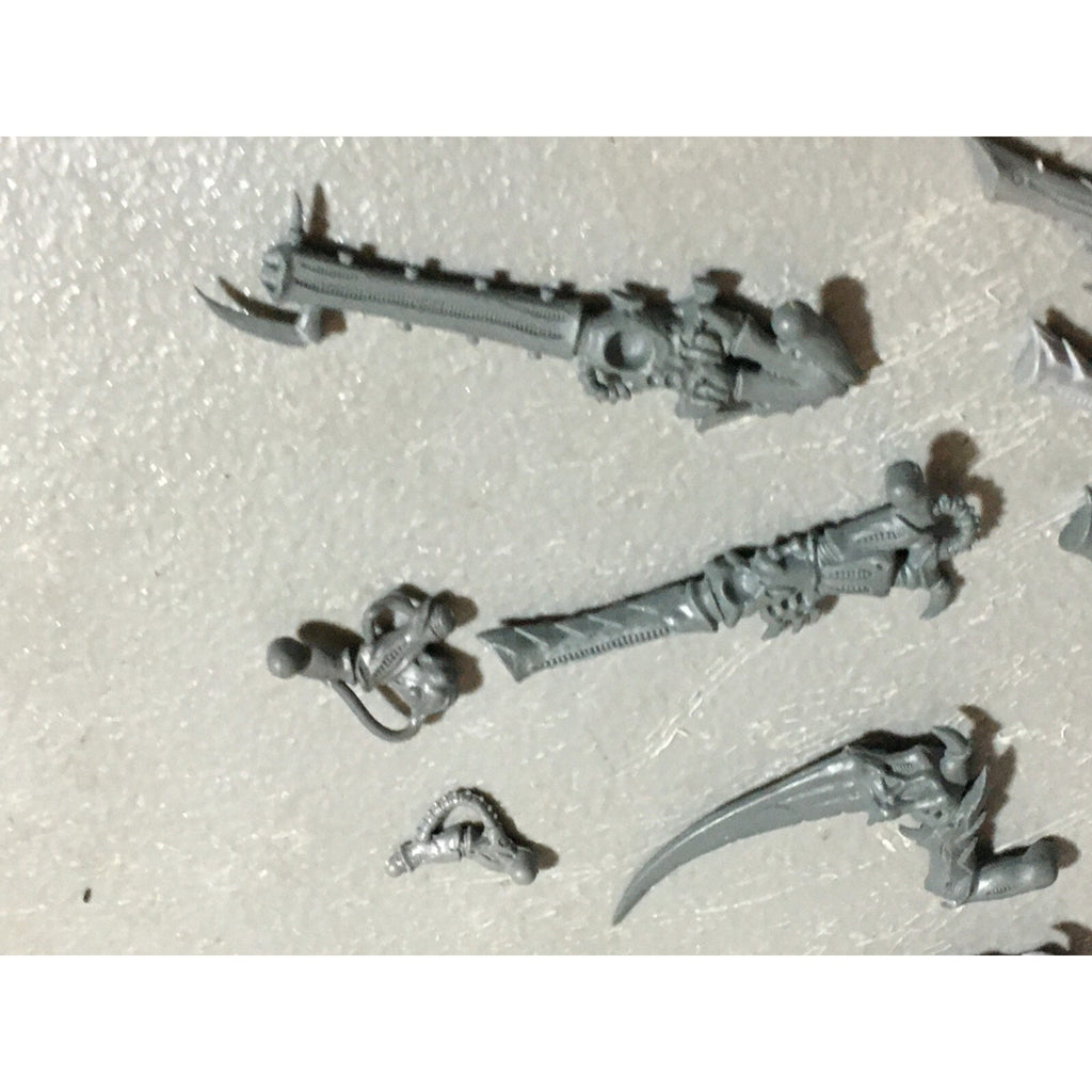 A22315 WARHAMMER 40K TYRANIDS BITS LOT MIXED GAMES WORKSHOP GW