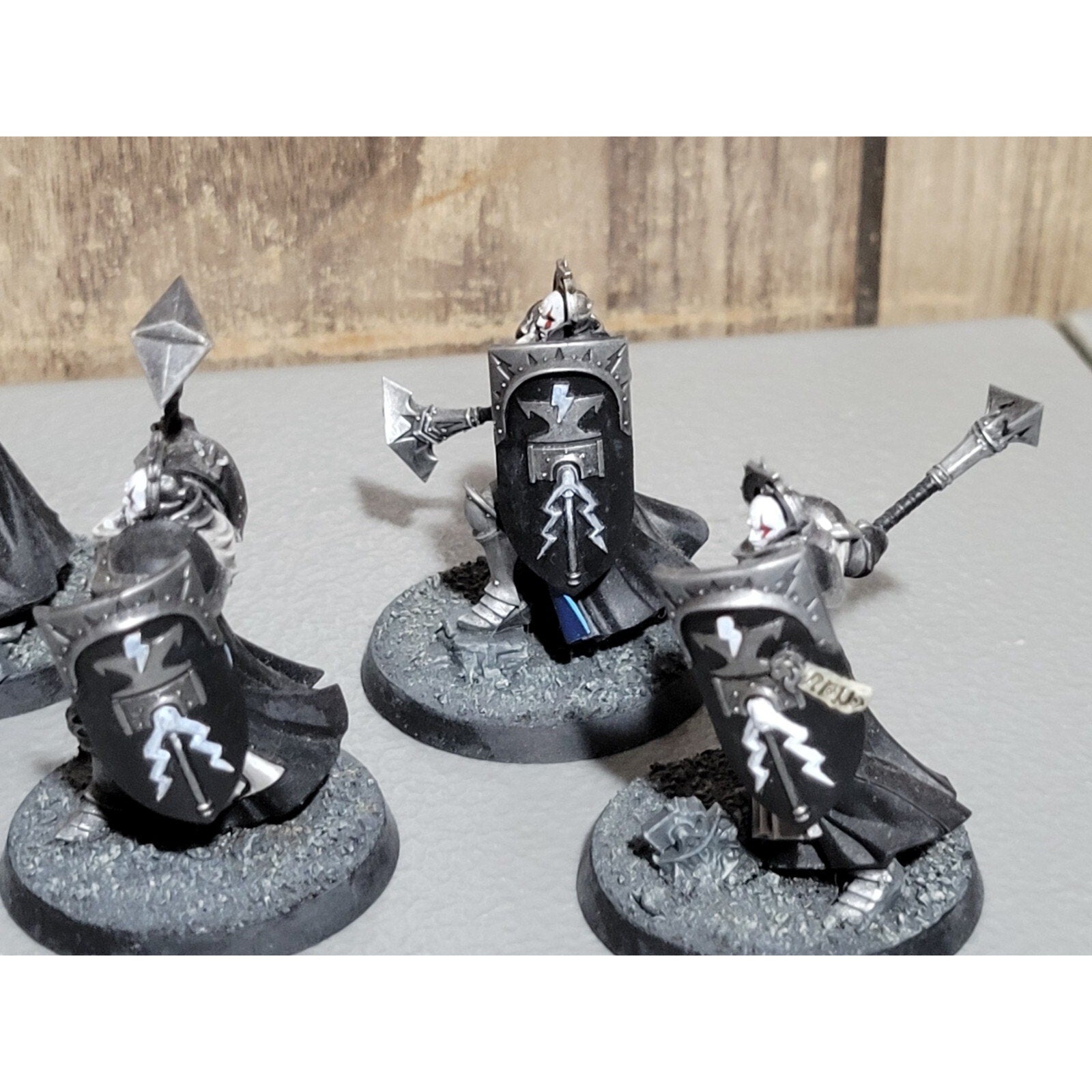 A19305 WARHAMMER AOS SIGMAR STORMCAST ETERNALS SEQUITORS 5 PK PAINTED BASED