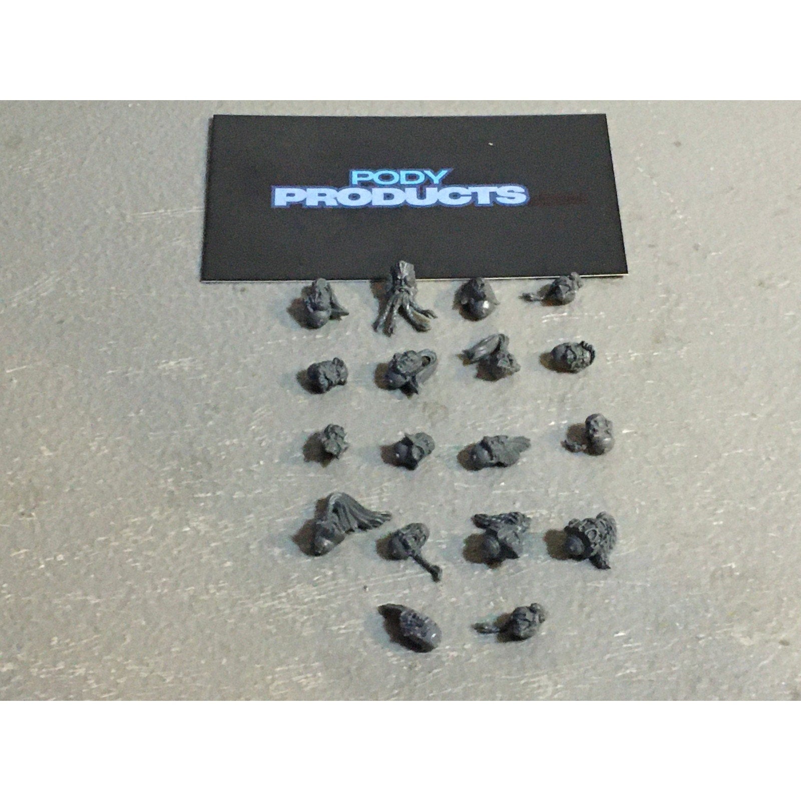 A33577 WARHAMMER 40K SPACE MARINES WOLVES BITS LOT HEADS GW GAMES WORKSHOP