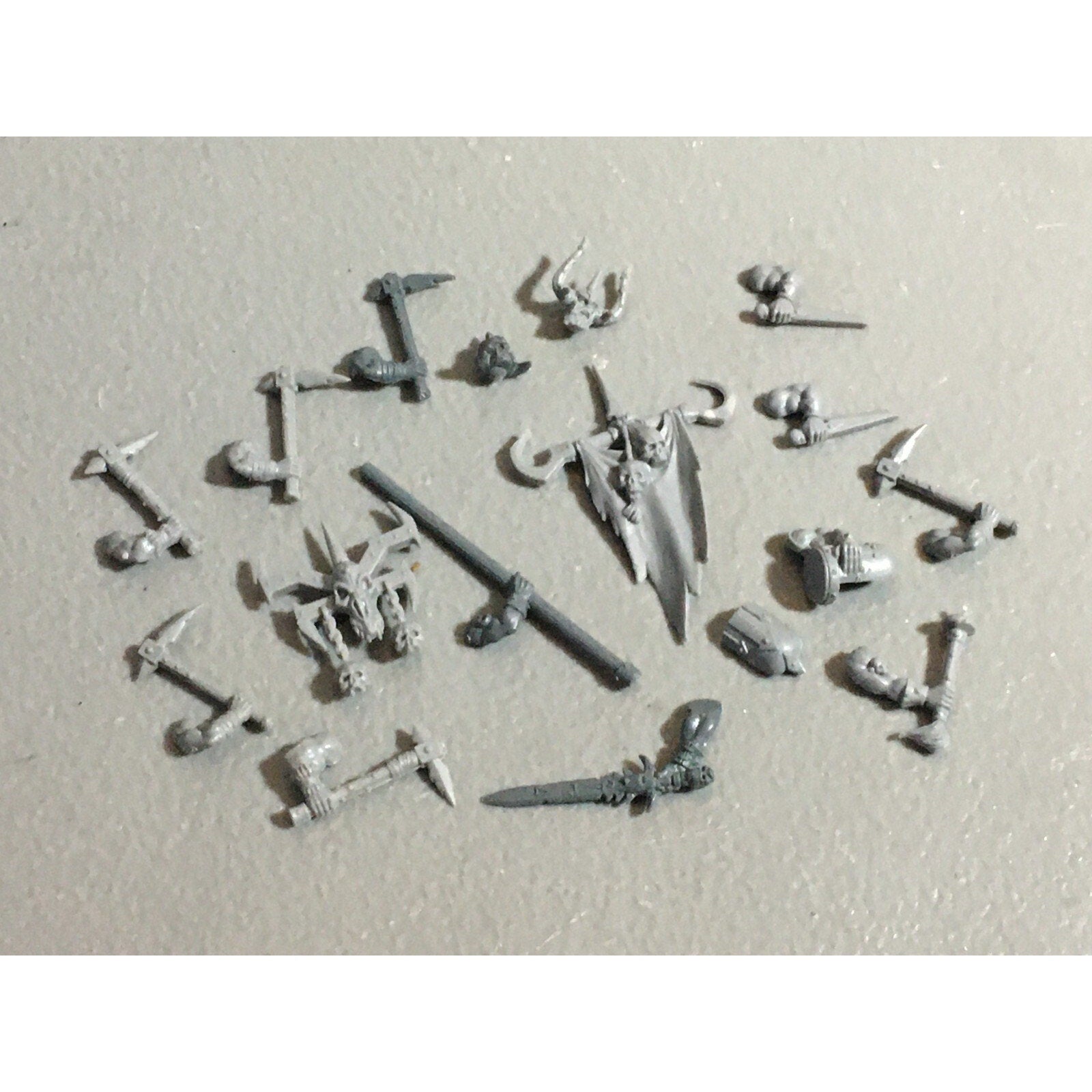 A22190 WARHAMMER FANTASY CHAOS MORTALS BITS LOT MIXED MARAUDER COMMAND & ARMS GW