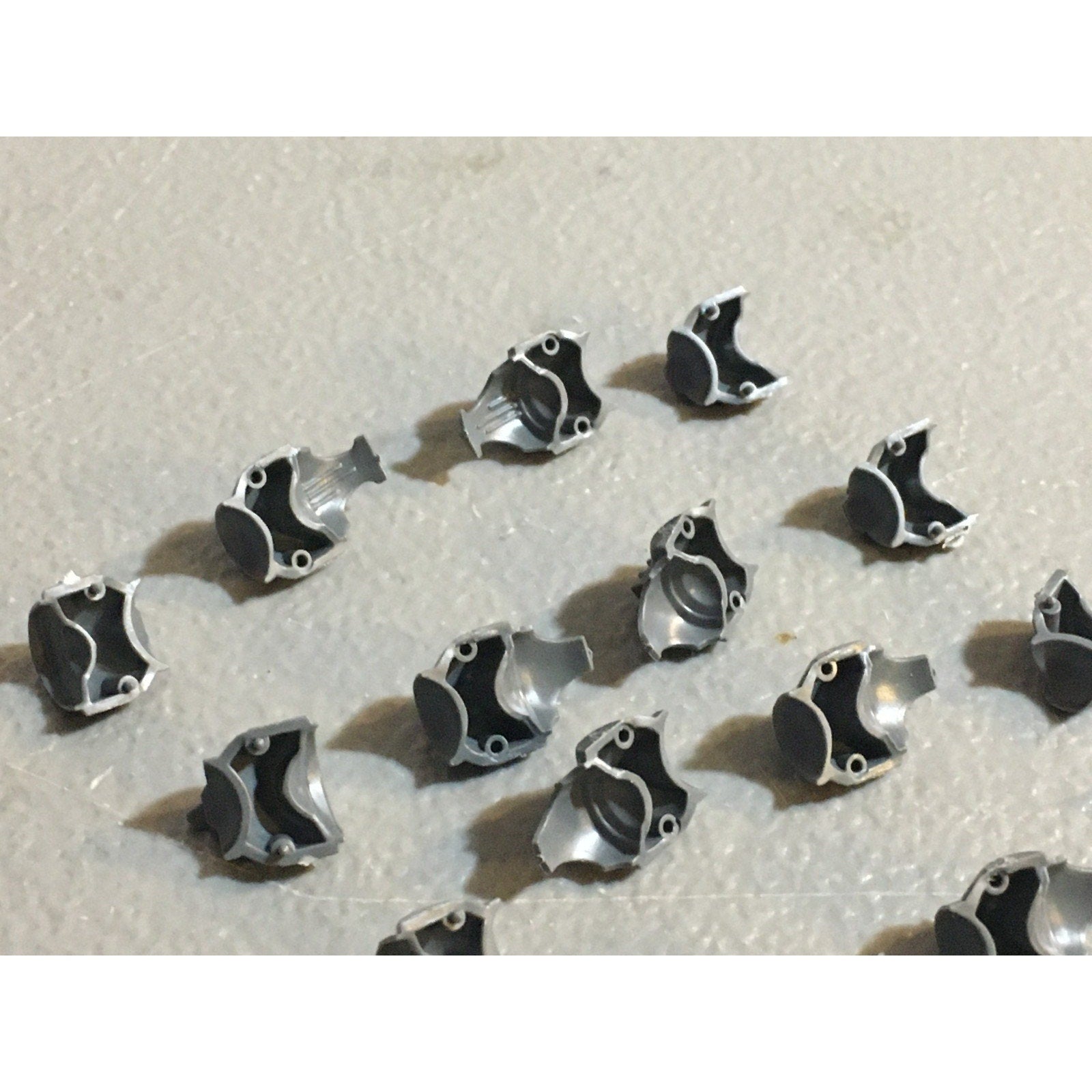 A29905 WARHAMMER 40K GREY KNIGHTS BITS LOT STRIKE TORSOS CHEST BACK GW