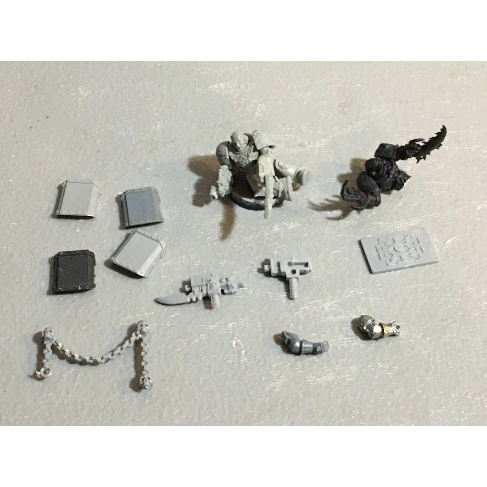 A23243 WARHAMMER 40K CHAOS SPACE MARINES BITS LOT MIXED GAMES WORKSHOP GW