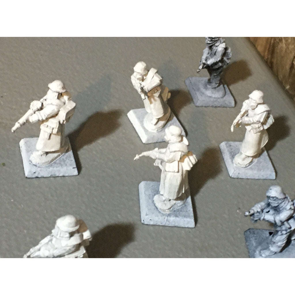 A30868 UNKNOWN METAL MINIATURES SOLDIERS INFANTRY WWII? WWI? TABLE TOP WAR GAMES