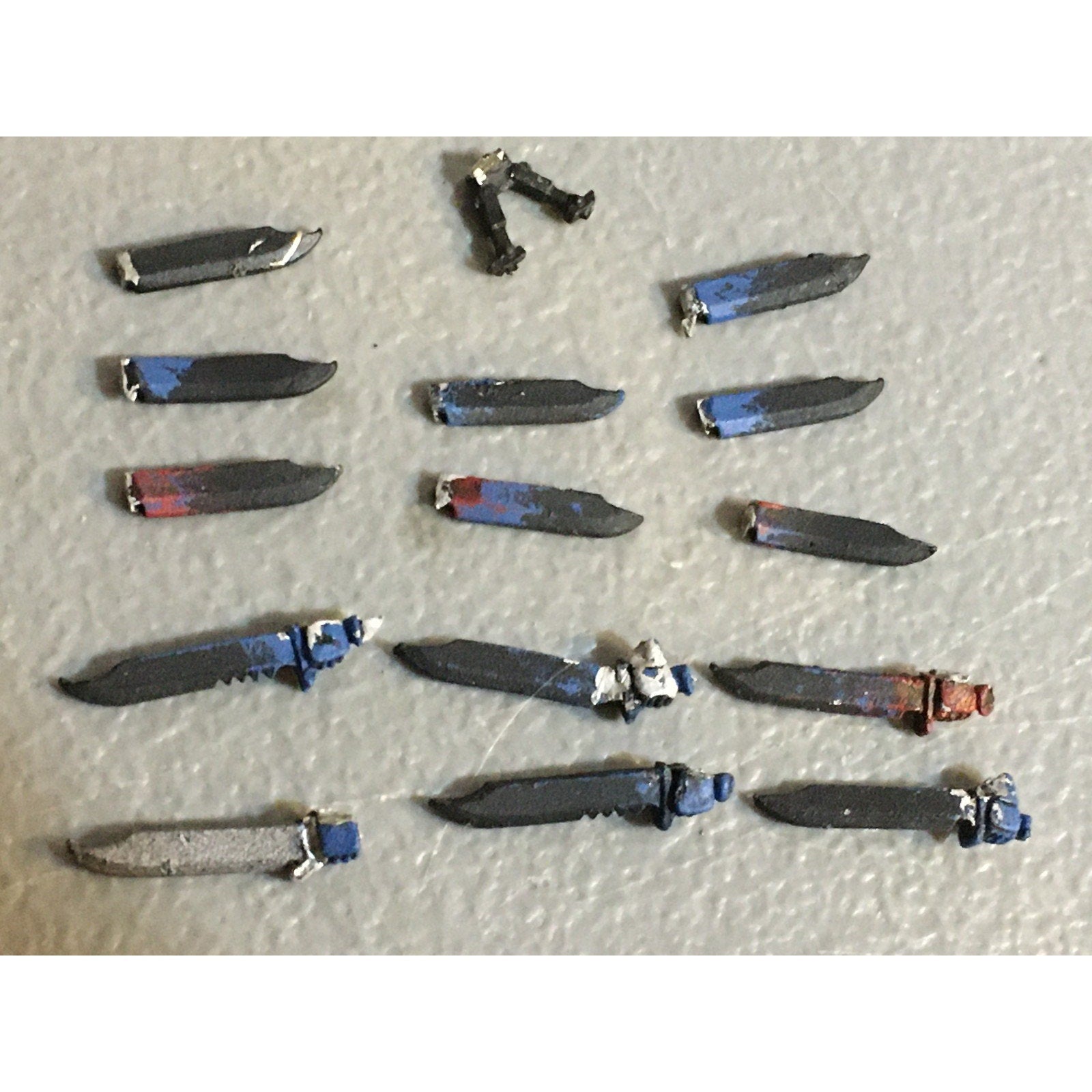 A33848 WARHAMMER 40K SPACE MARINES BITS LOT ALL METAL SCOUT KNIFE KNIVES GW