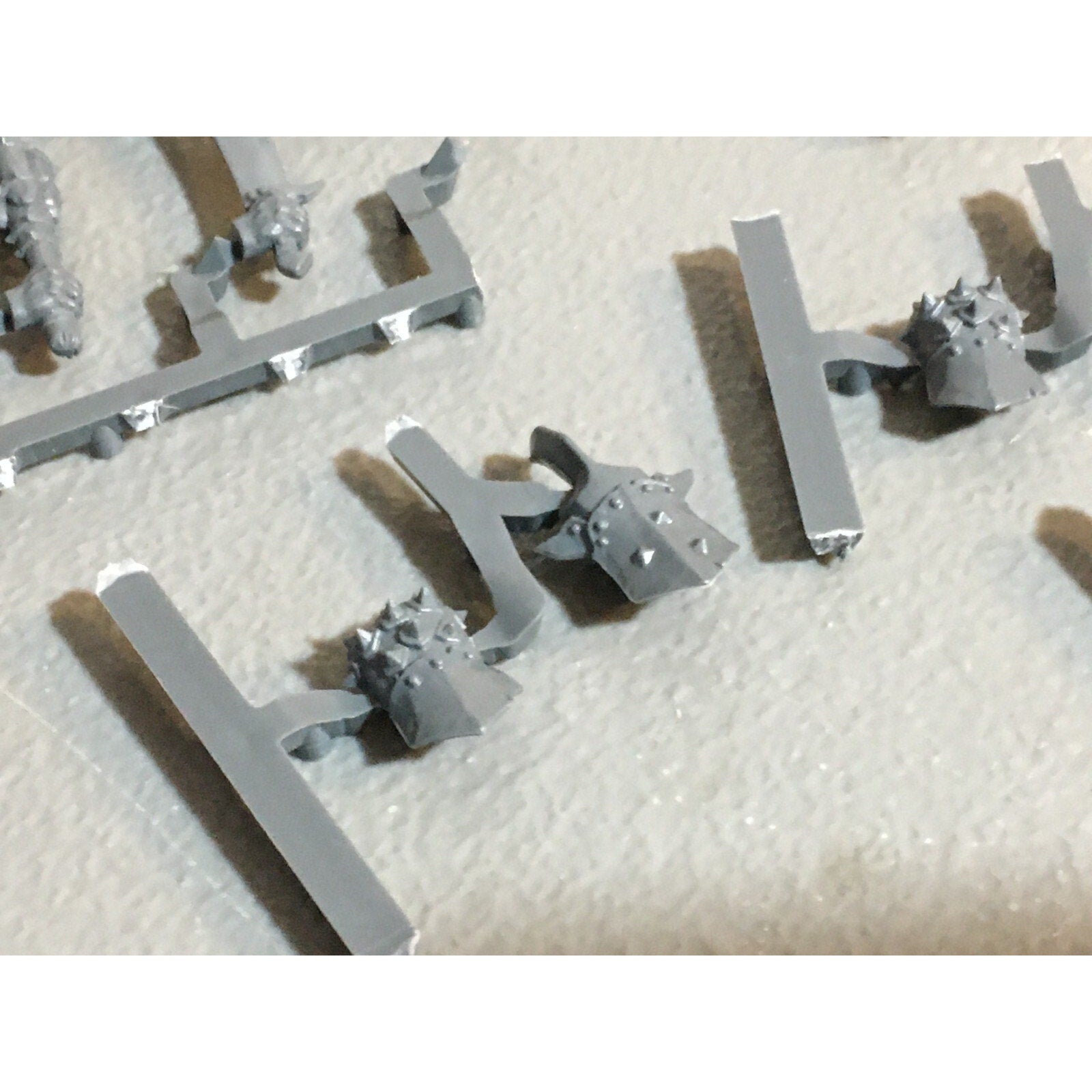 A23588 WARHAMMER AOS FANTASY OGRE KINGDOMS MAWTRIBES BITS ON SPRUE LOT HANDS GW