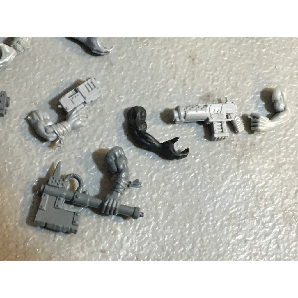 A33571 WARHAMMER 40K SPACE ORKS BITS LOT ARMS SHOOTA SLUGGA GW GAMES WORKSHOP