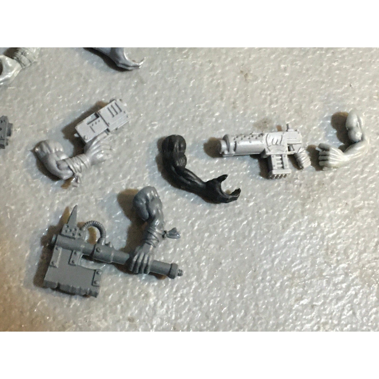 A33571 WARHAMMER 40K SPACE ORKS BITS LOT ARMS SHOOTA SLUGGA GW GAMES WORKSHOP