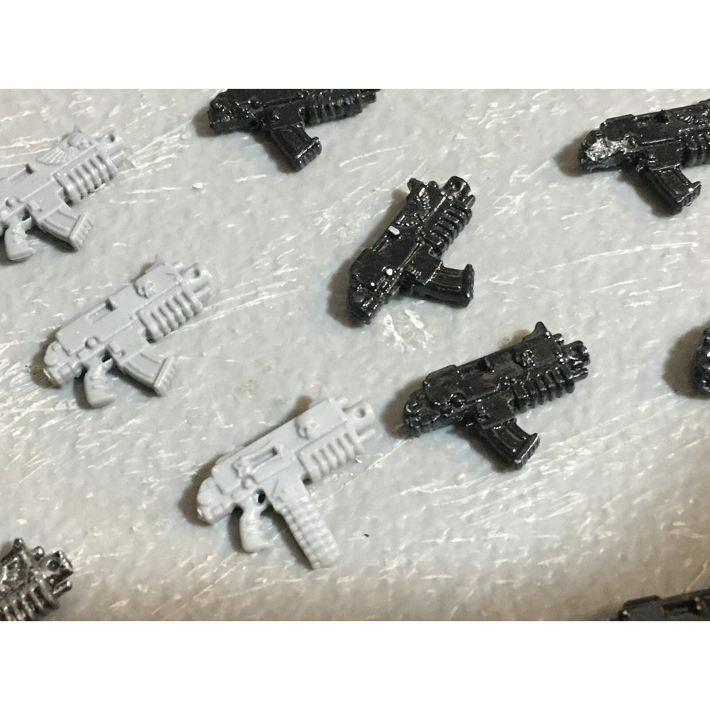 A22959 WARHAMMER 40K SPACE MARINES BITS LOT BOLTERS GAMES WORKSHOP GW