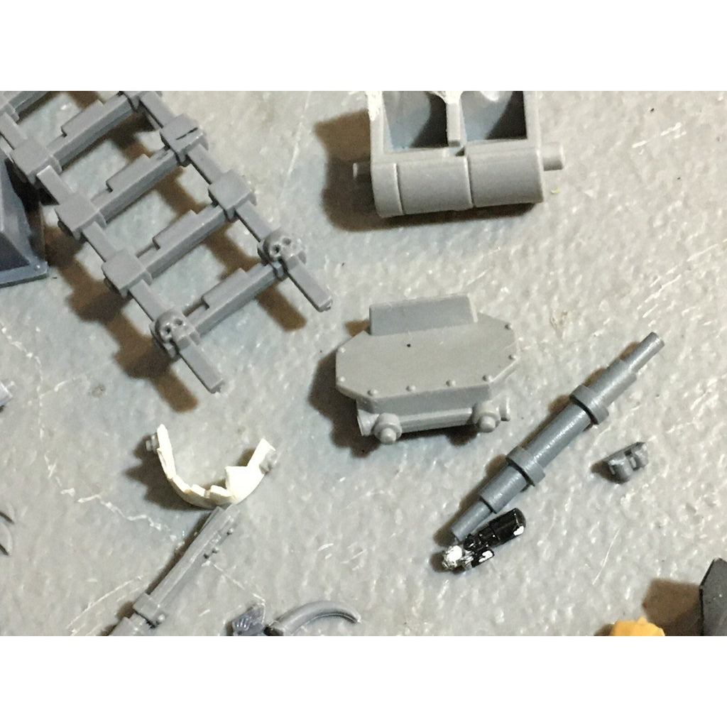 A23493 WARHAMMER FANTASY 40K BITS LOT MIXED RANDOM GAMES WORKSHOP GW