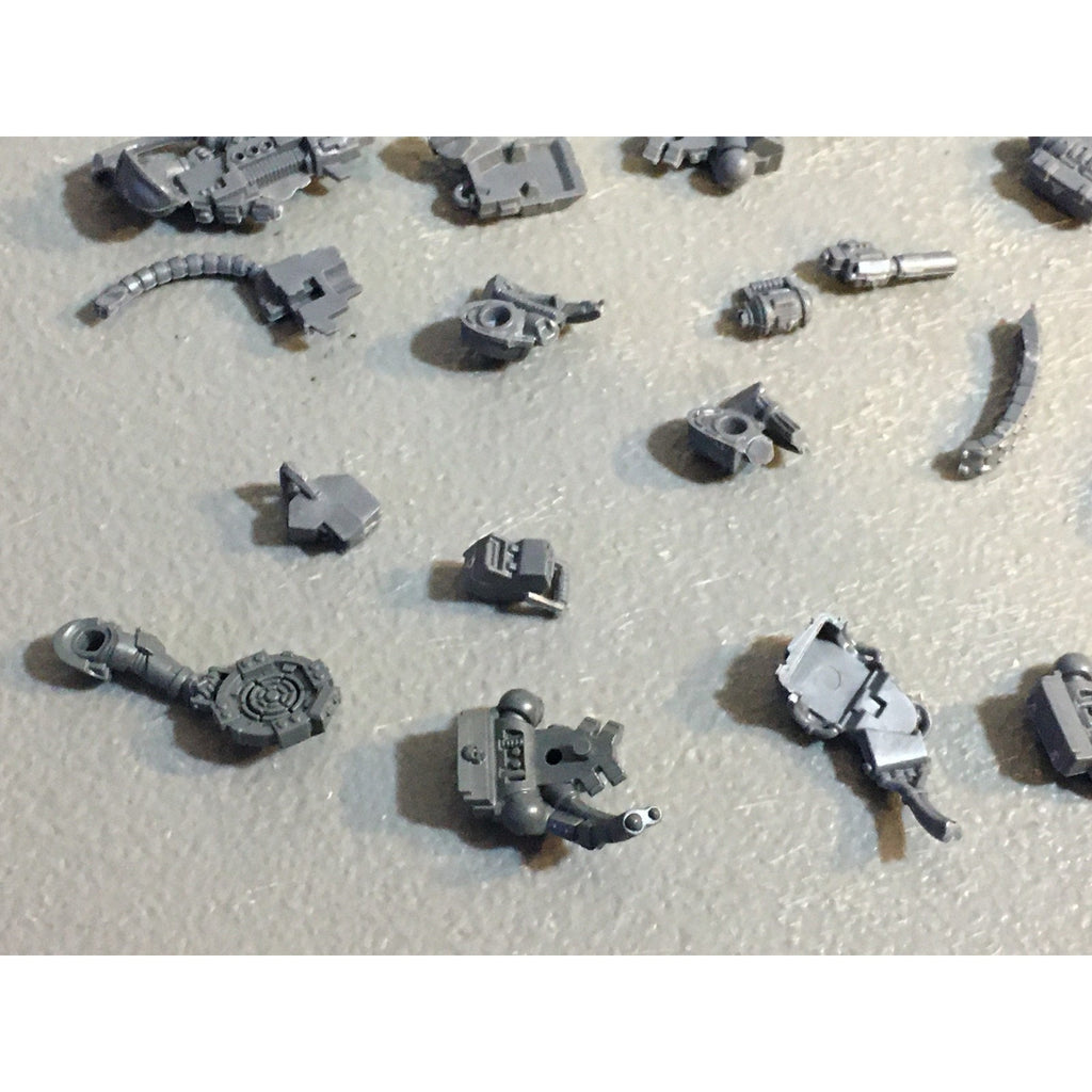 A29480 WARHAMMER 40K SPACE MARINES BITS LOT DEVASTATOR WEAPON BACKPACK GW