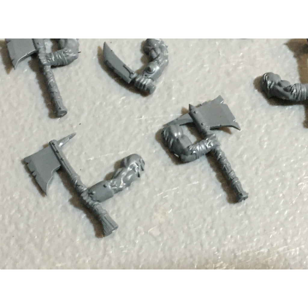 A23126 WARHAMMER FANTASY CHAOS BEASTMEN BITS LOT GORS BANNERS ARMS GW