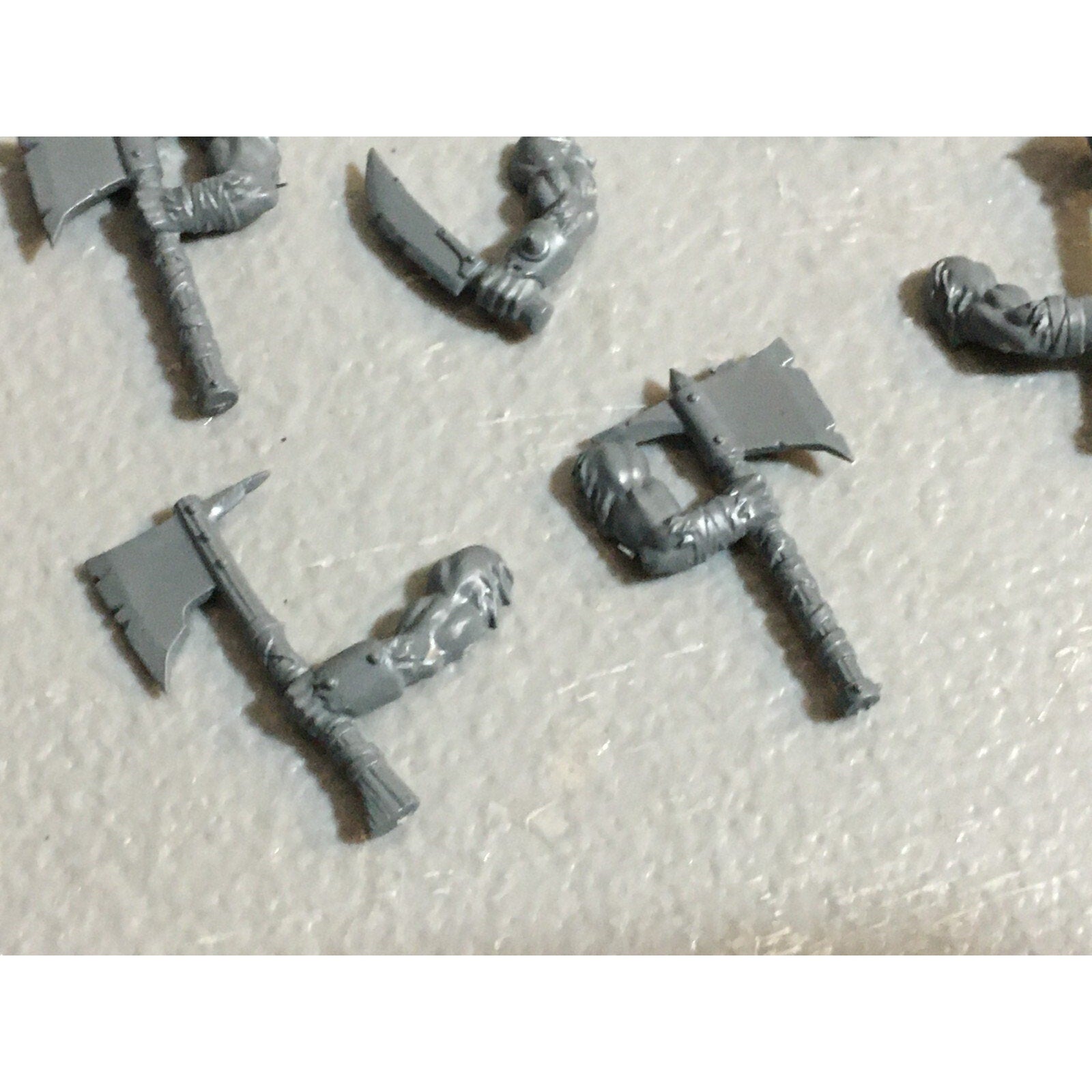 A23126 WARHAMMER FANTASY CHAOS BEASTMEN BITS LOT GORS BANNERS ARMS GW