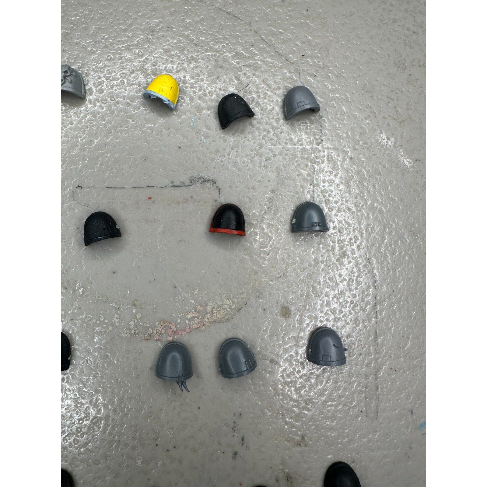 A23106 WARHAMMER 40K SPACE MARINES BITS LOT SHOULDER PADS 25 PACK