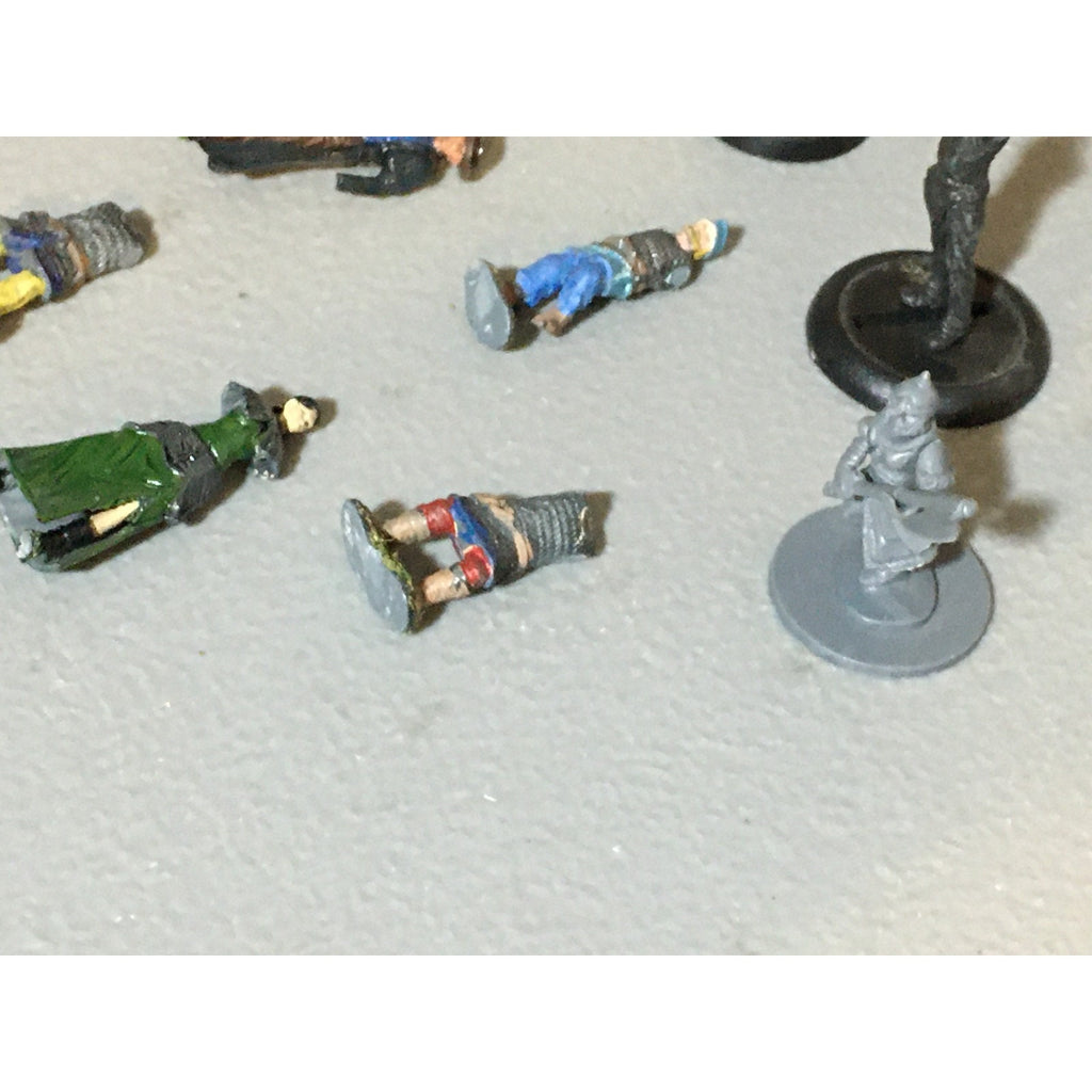 A32503 UNKNOWN PLASTIC MINIATURES MISS BASES HUMAN WARRIOR SOLDIER