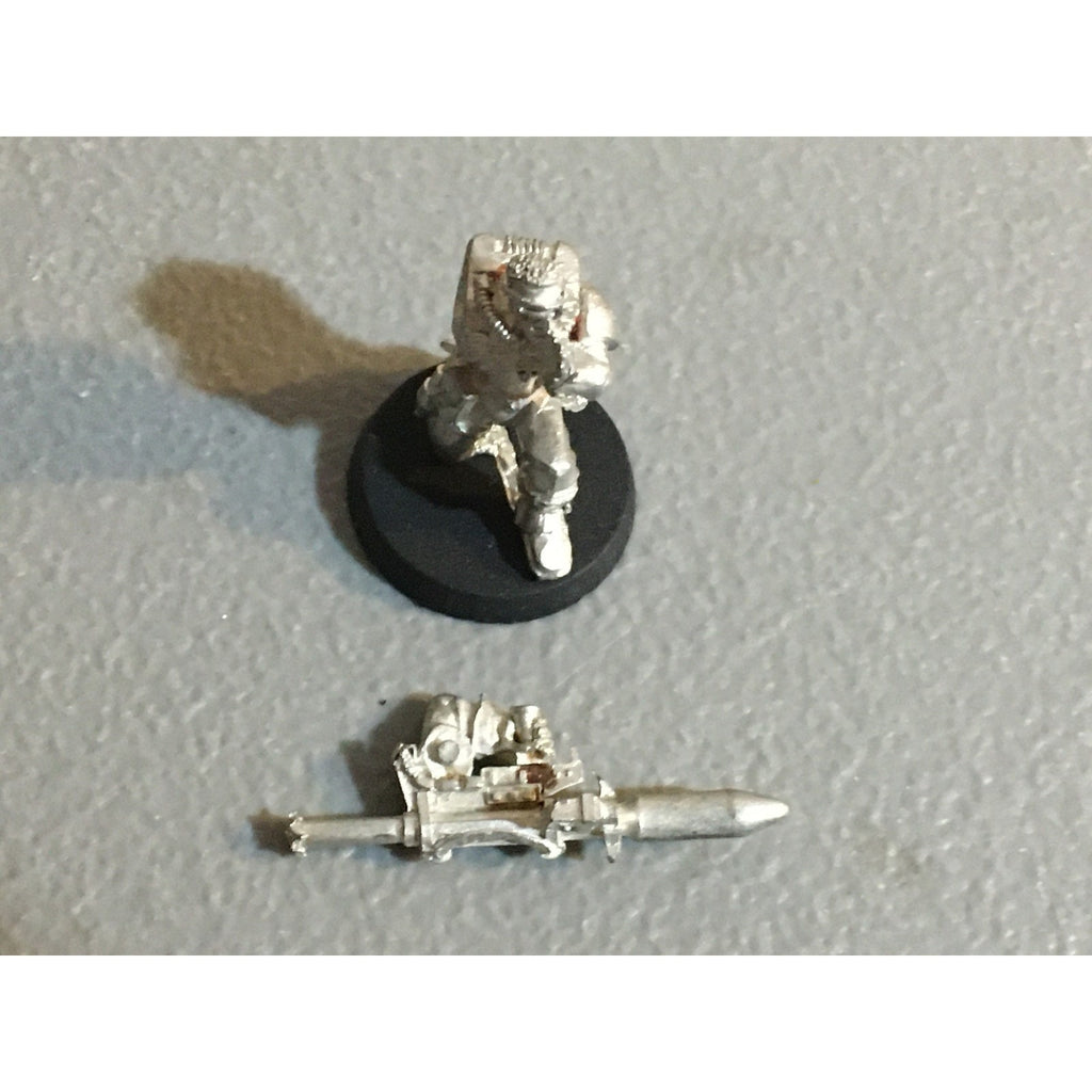 A33822 WARHAMMER 40K SPACE MARINES METAL SCOUT MISSILE LAUNCHER GW