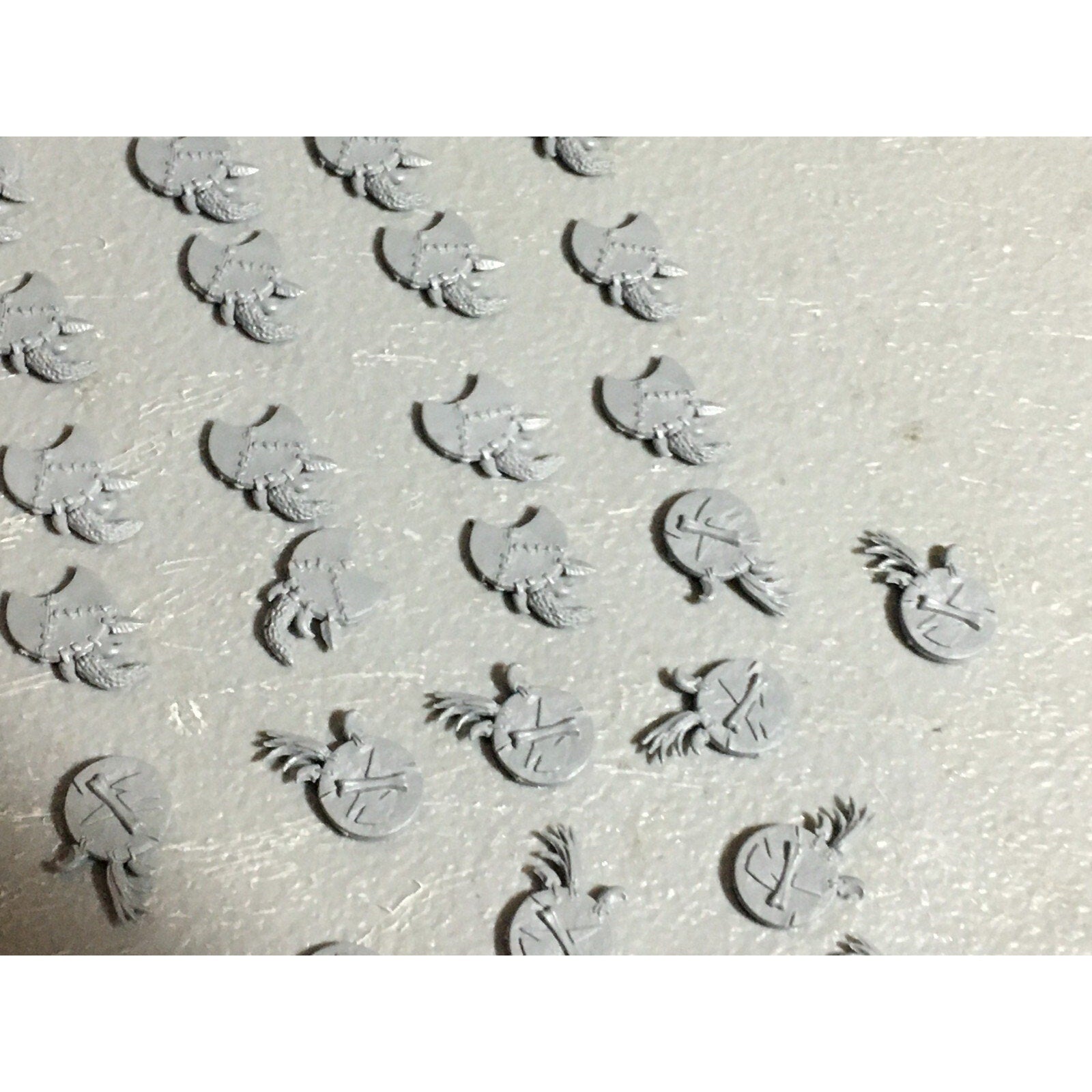 A22048 WARHAMMER FANTASY ORCS & GOBLINS BITS LOT WOLF RIDER SHIELDS GW