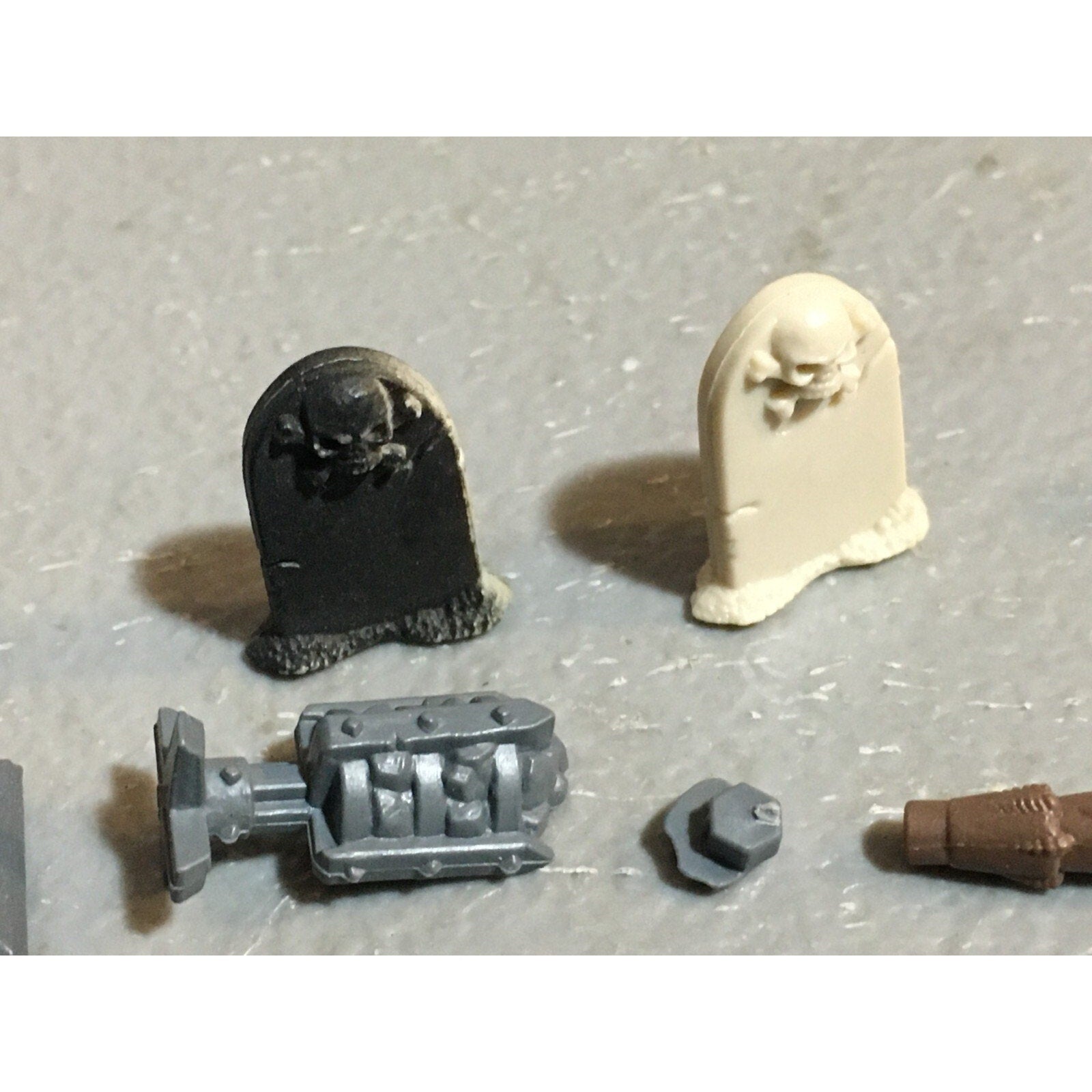 A23492 WARHAMMER FANTASY 40K TERRAIN BITS LOT GRAVE PLANT BASING GAMES WORKSHOP