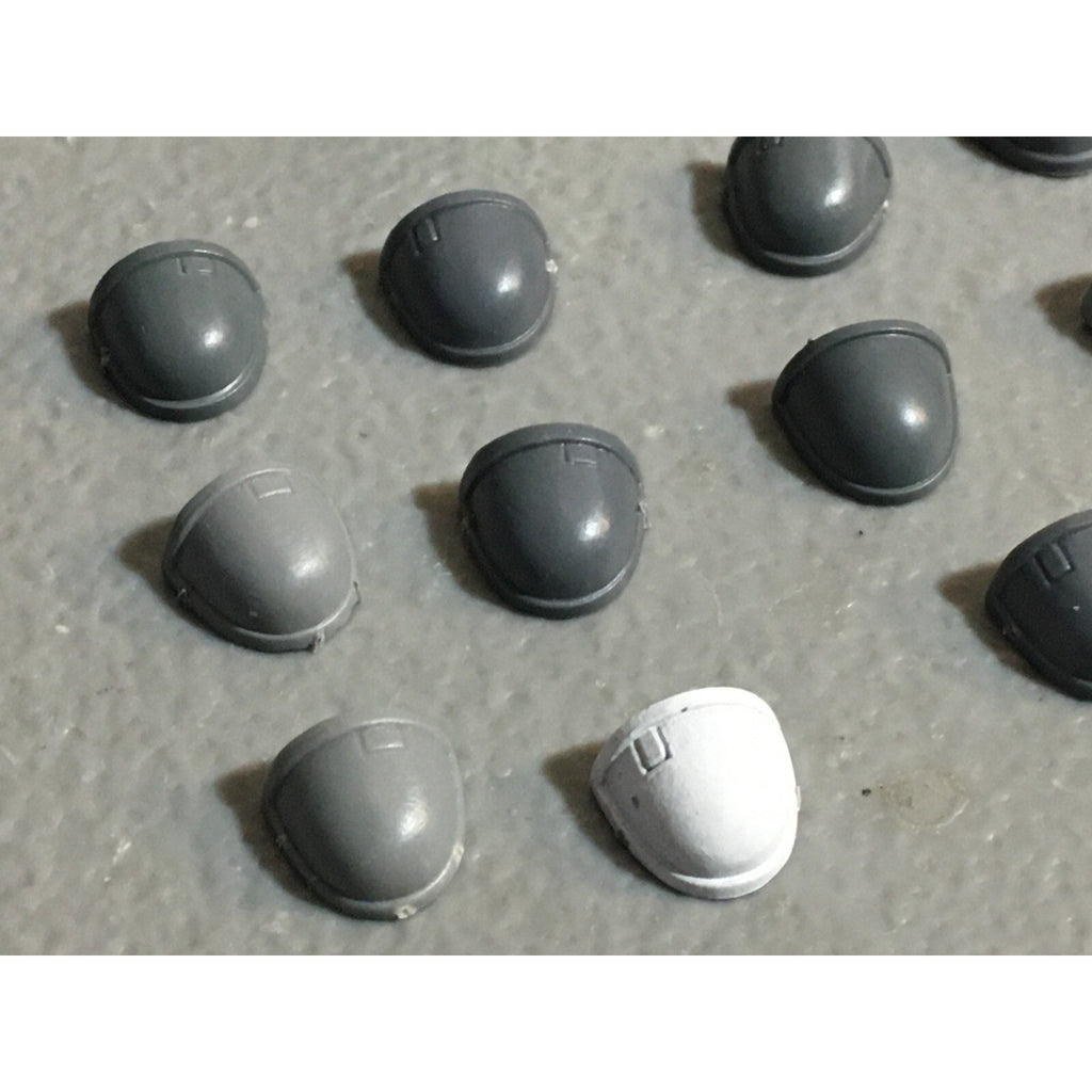A22964 WARHAMMER 40K SPACE MARINES BITS LOT SHOULDER PADS GAMES WORKSHOP GW