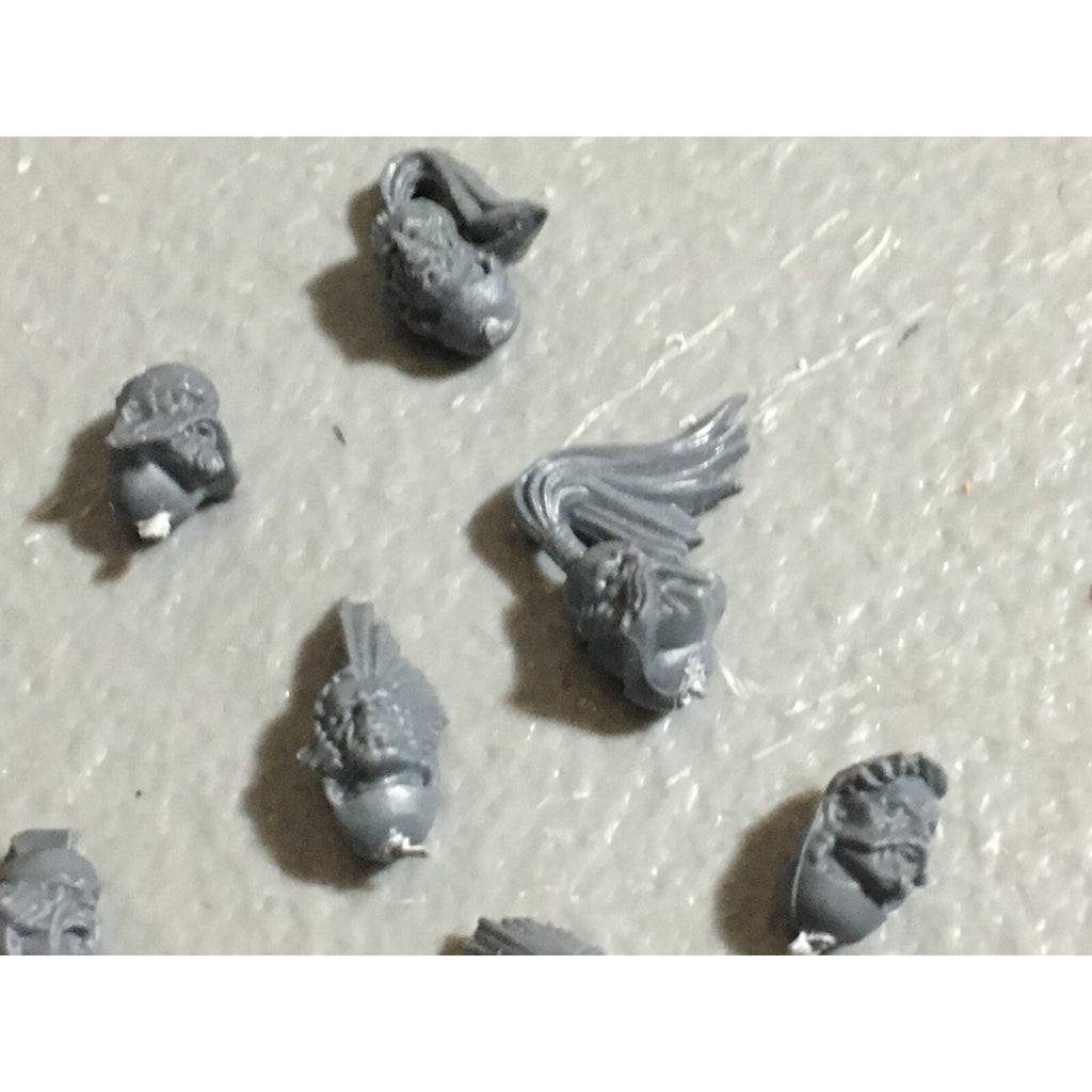 A22545 WARHAMMER 40K SPACE MARINES WOLVES BITS LOT HEADS GAMES WORKSHOP GW