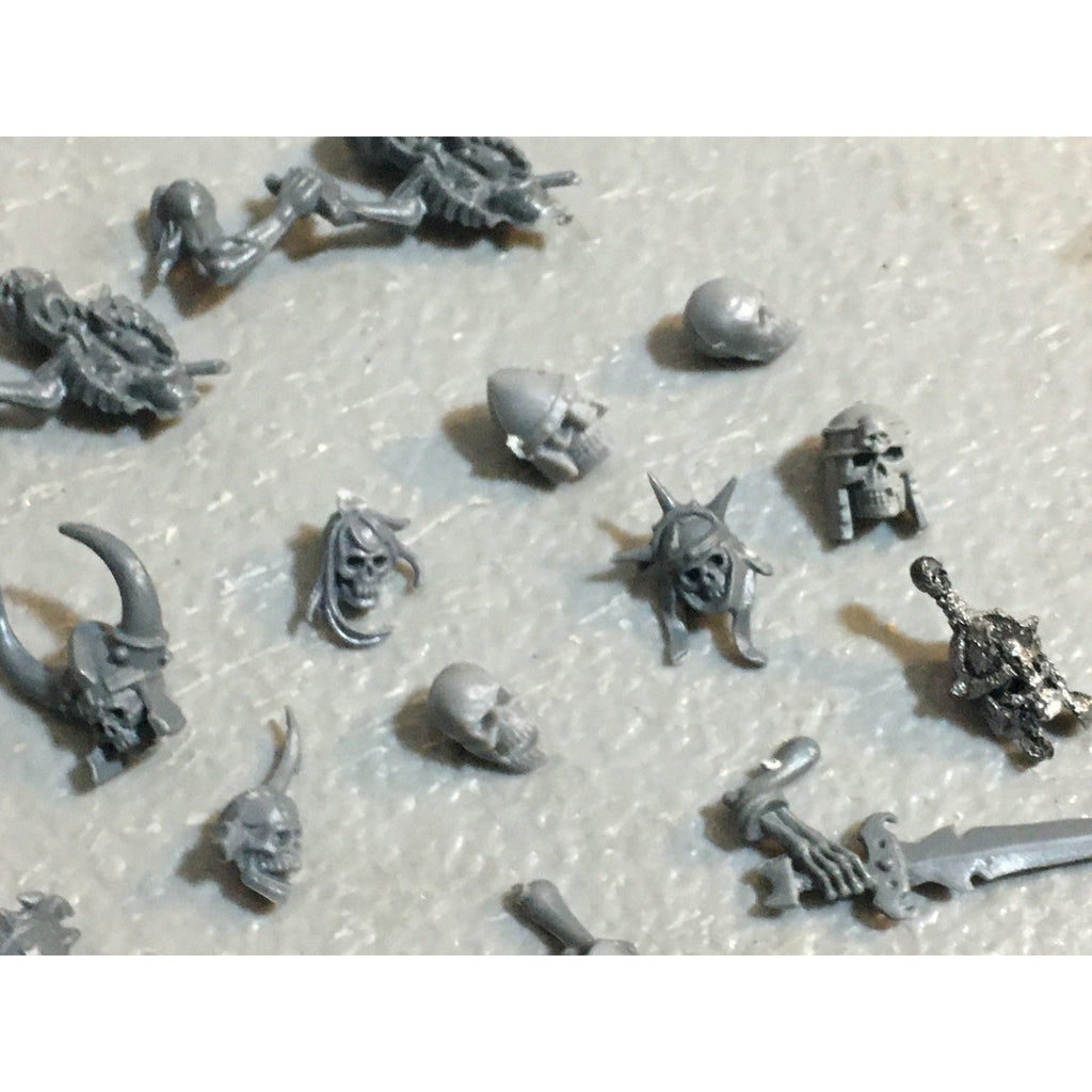A28766 WARHAMMER FANTASY OLD WORLD VAMPIRE COUNTS BITS LOT SKELETON HEADS ARMS