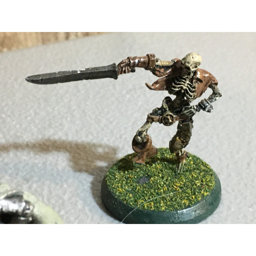 A32505 UNKNOWN METAL MINIATURES LOT HALFLING HUMAN SKELETON INCOMPLETE