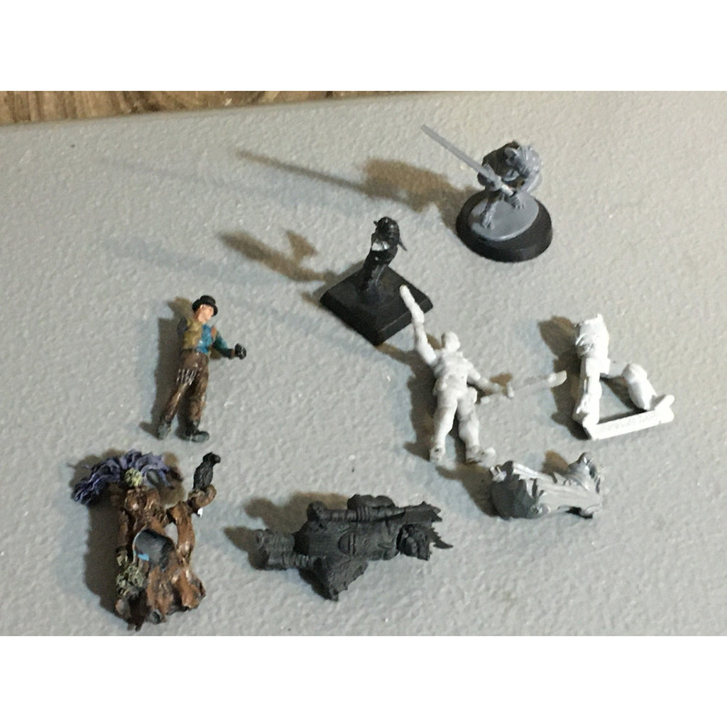 A32533 UNKNOWN MINIATURES PLASTIC INCOMPLETE WARRIOR SOLDIER