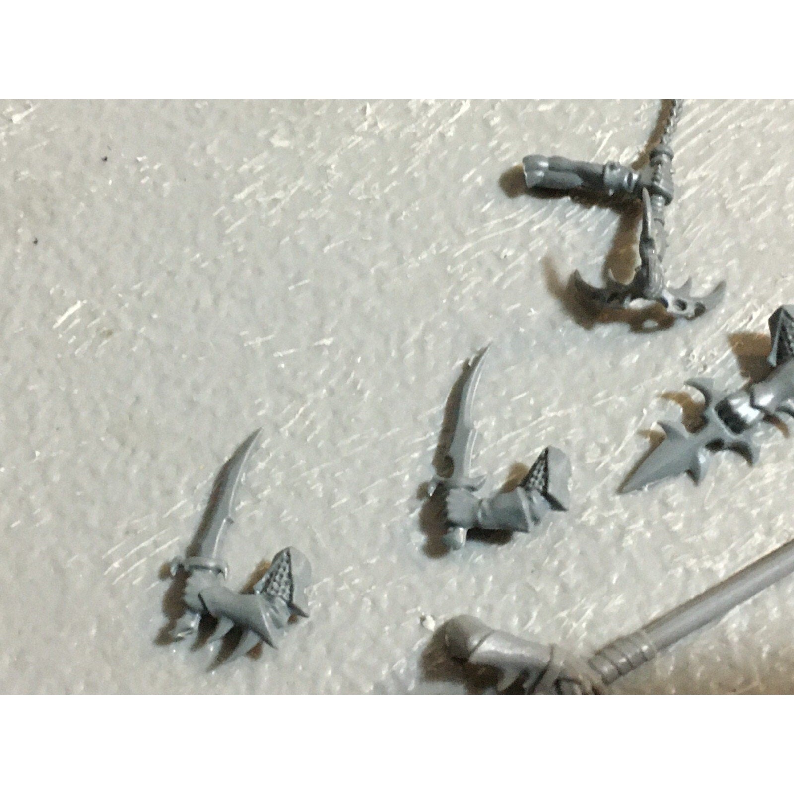 A23450 WARHAMMER FANTASY DARK ELVES BITS LOT ARMS SPEARS SWORDS GAMES WORKSHOP