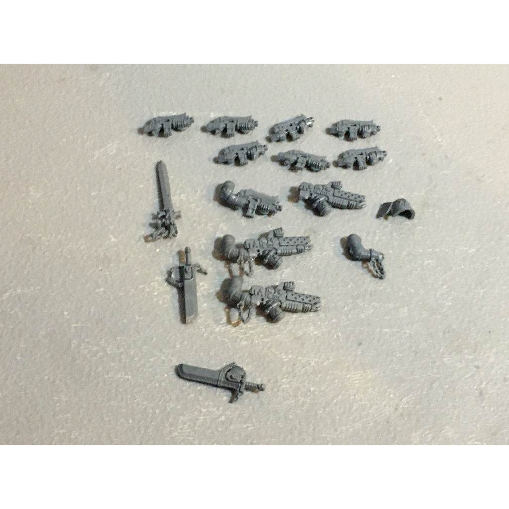 A29481 WARHAMMER 40K SPACE MARINES BLACK TEMPLARS BITS LOT BOLTER SWORD ARM GW