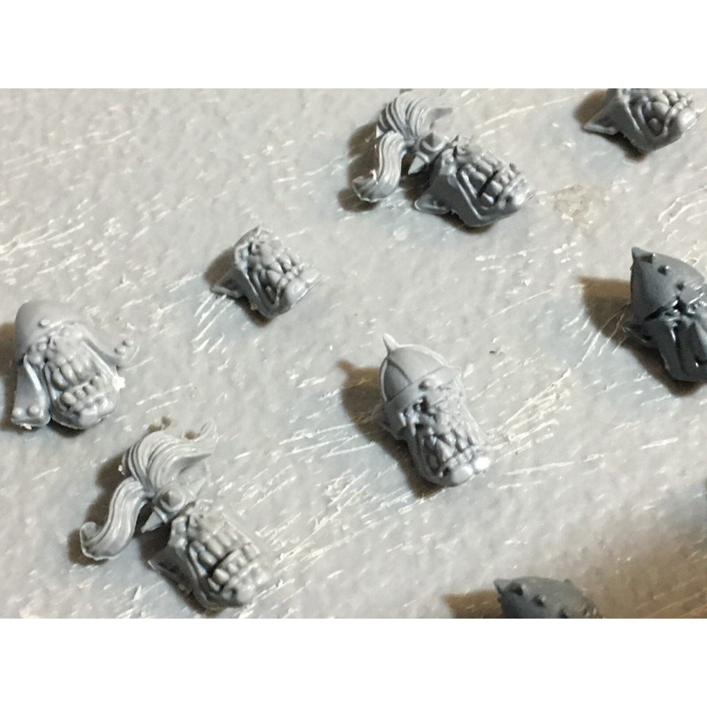 A23396 WARHAMMER FANTASY ORCS & GOBLINS BITS LOT ORC SHIELDS HEADS ICONS GW