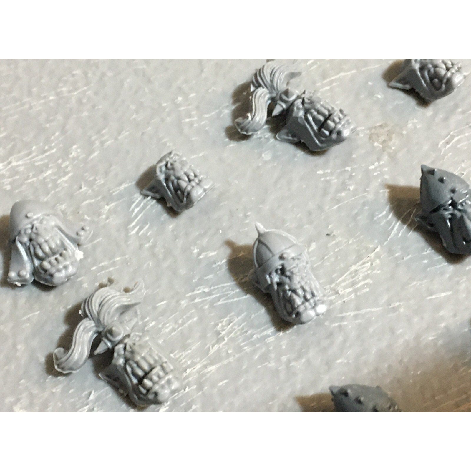 A23396 WARHAMMER FANTASY ORCS & GOBLINS BITS LOT ORC SHIELDS HEADS ICONS GW