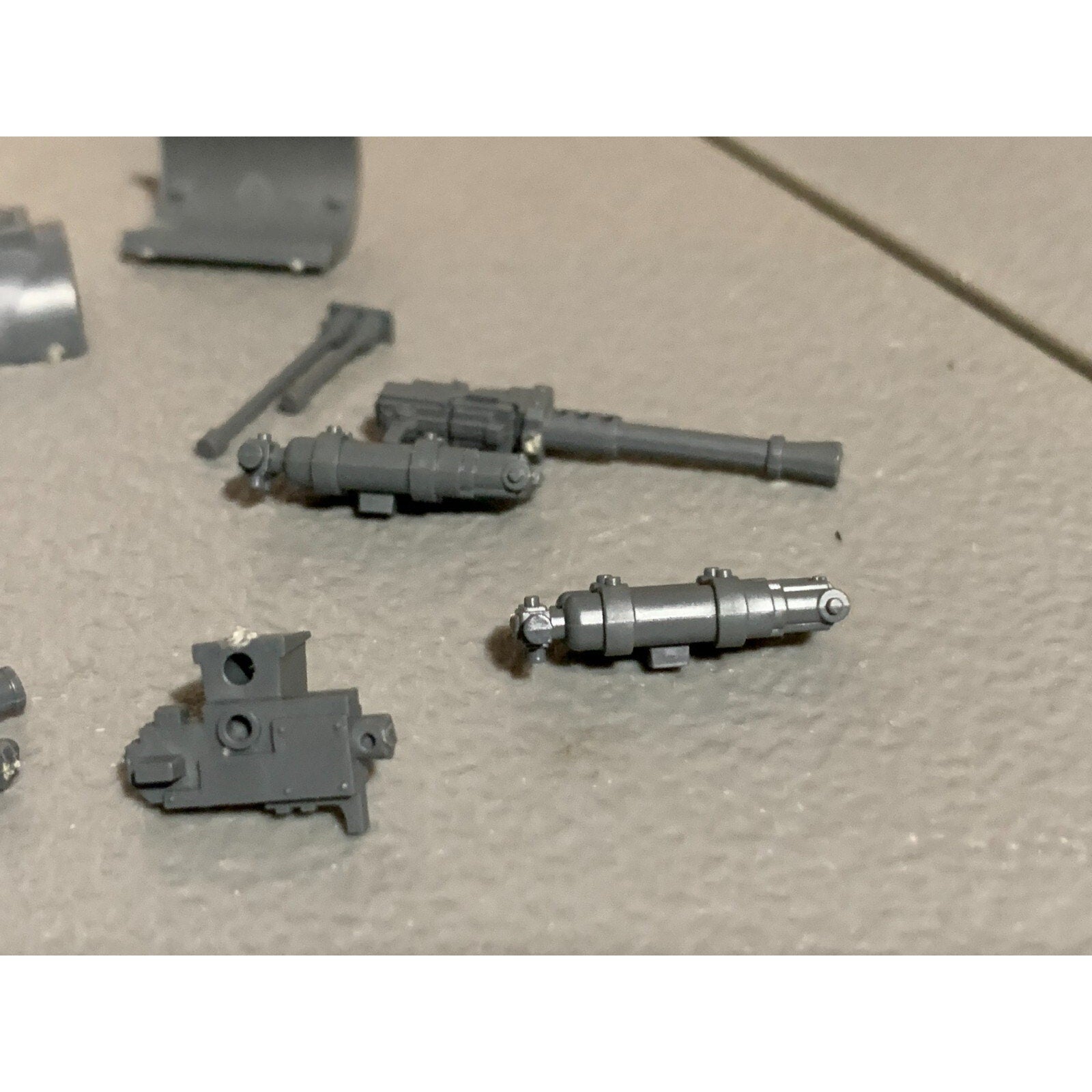 A17835 WARHAMMER 40K ASTRA IG GUARD TANKS BITS LOT GW GAMES WORKSHOP