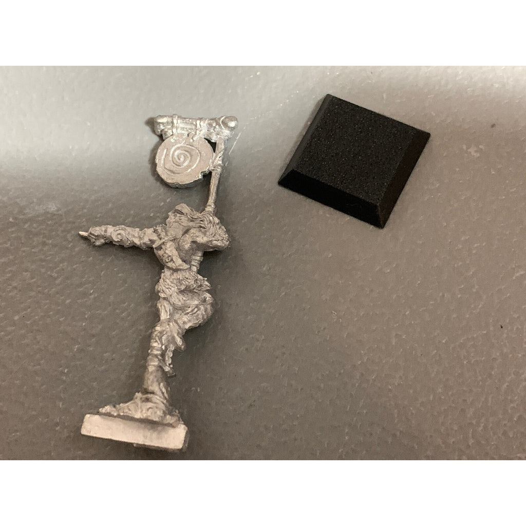 A10460 RACKHAM CONFRONTATION METAL OOP KELT STANDARD BEARER