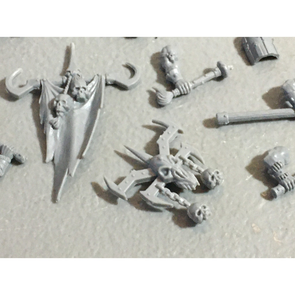 A22184 WARHAMMER FANTASY CHAOS MORTALS BITS LOT MIXED MARAUDER COMMAND & ARMS GW