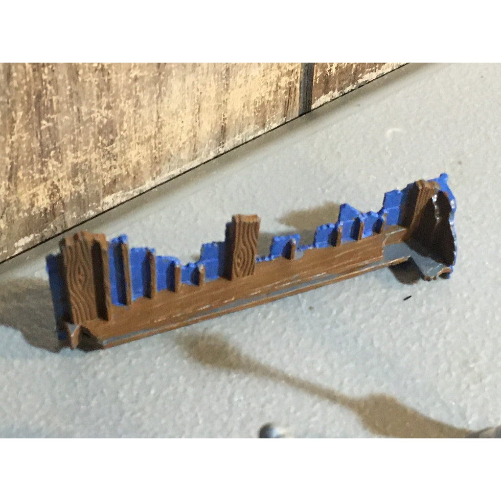 A32576 UNKNOWN MINIATURES PLASTIC TERRAIN LOT STATUE WEAPON RACK WALL LAMP POST