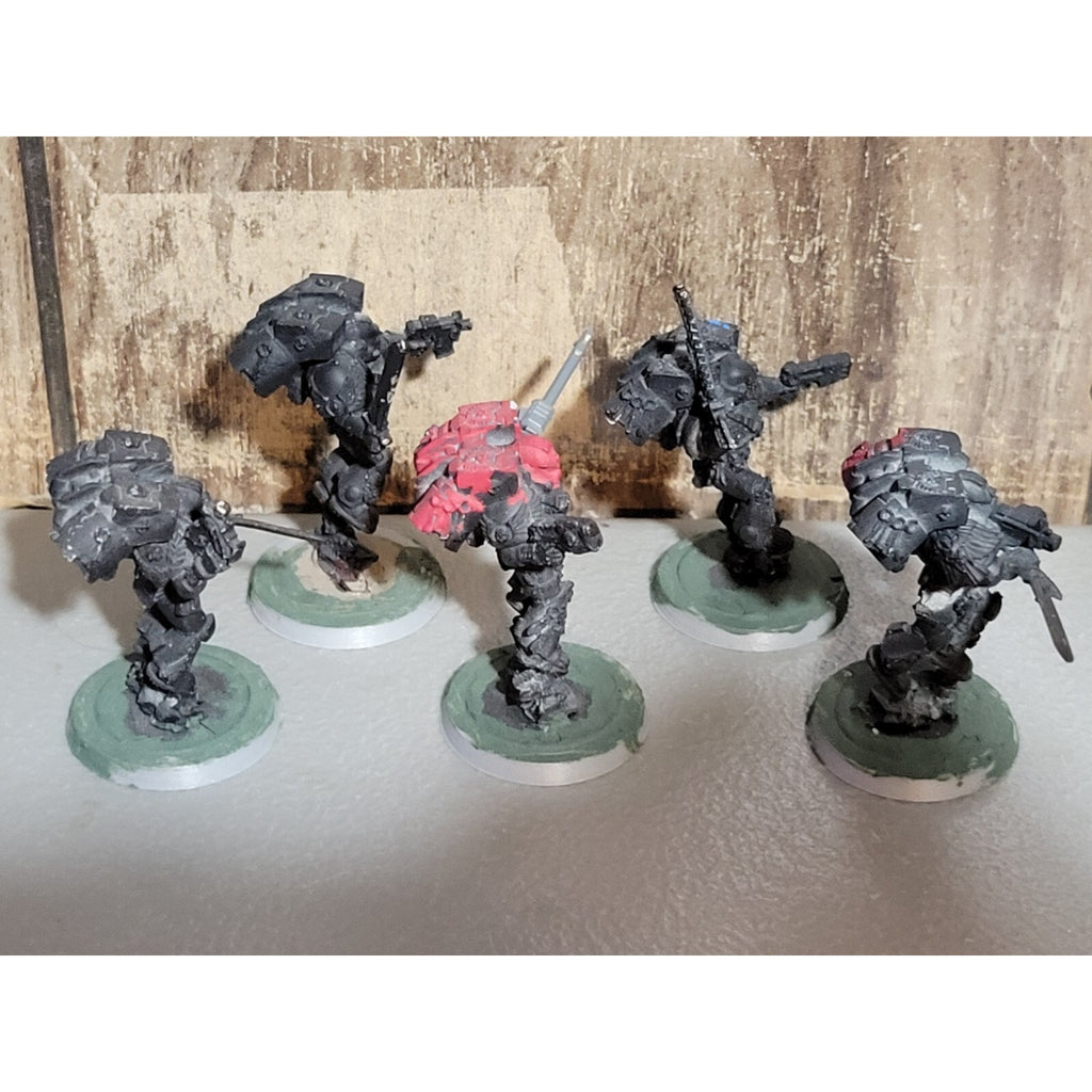 A18689 WARHAMMER 40K SPACE MARINES FINECAST VANGUARD VETERANS 5 PK
