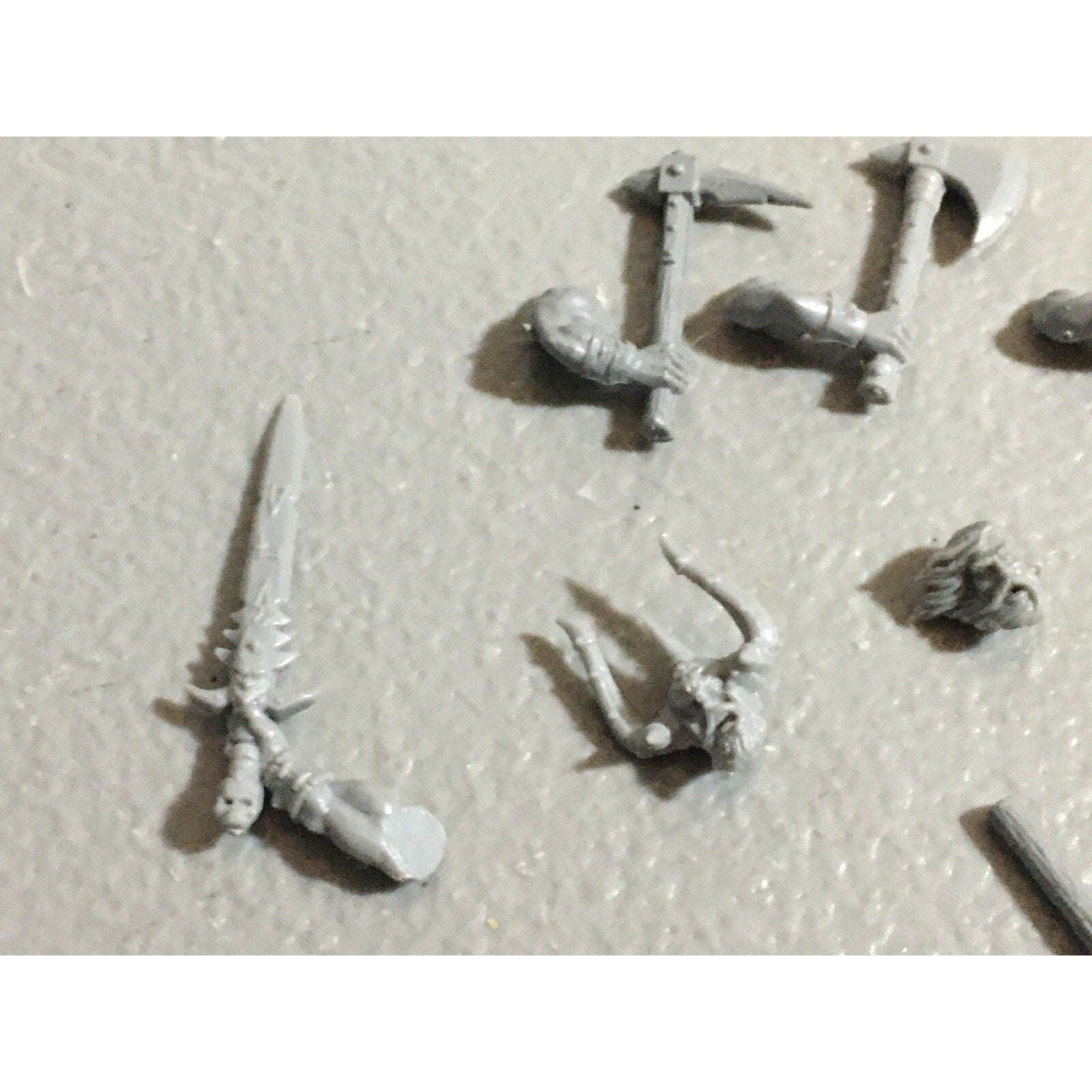 A22177 WARHAMMER FANTASY CHAOS MORTALS BITS LOT MIXED MARAUDER COMMAND & ARMS GW