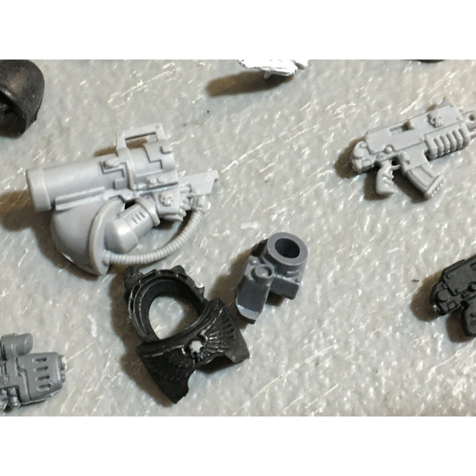 A23160 WARHAMMER 40K SPACE MARINES BITS LOT MIXED MISSILE BOLT GAMES WORKSHOP GW