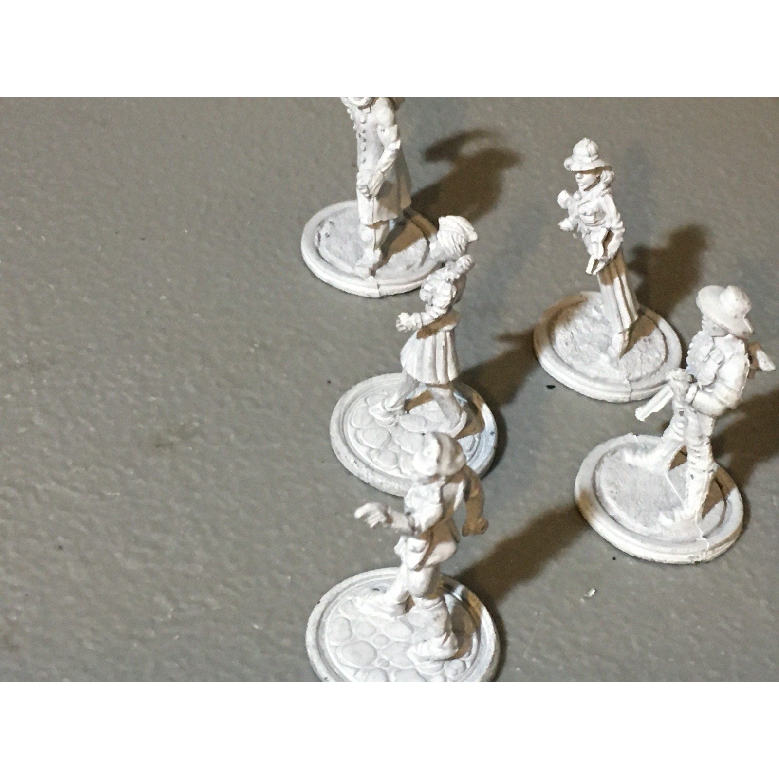 A32507 UNKNOWN METAL MINIATURES LOT 5 PK HUMAN EXPLORER SOLDIER PIRATE