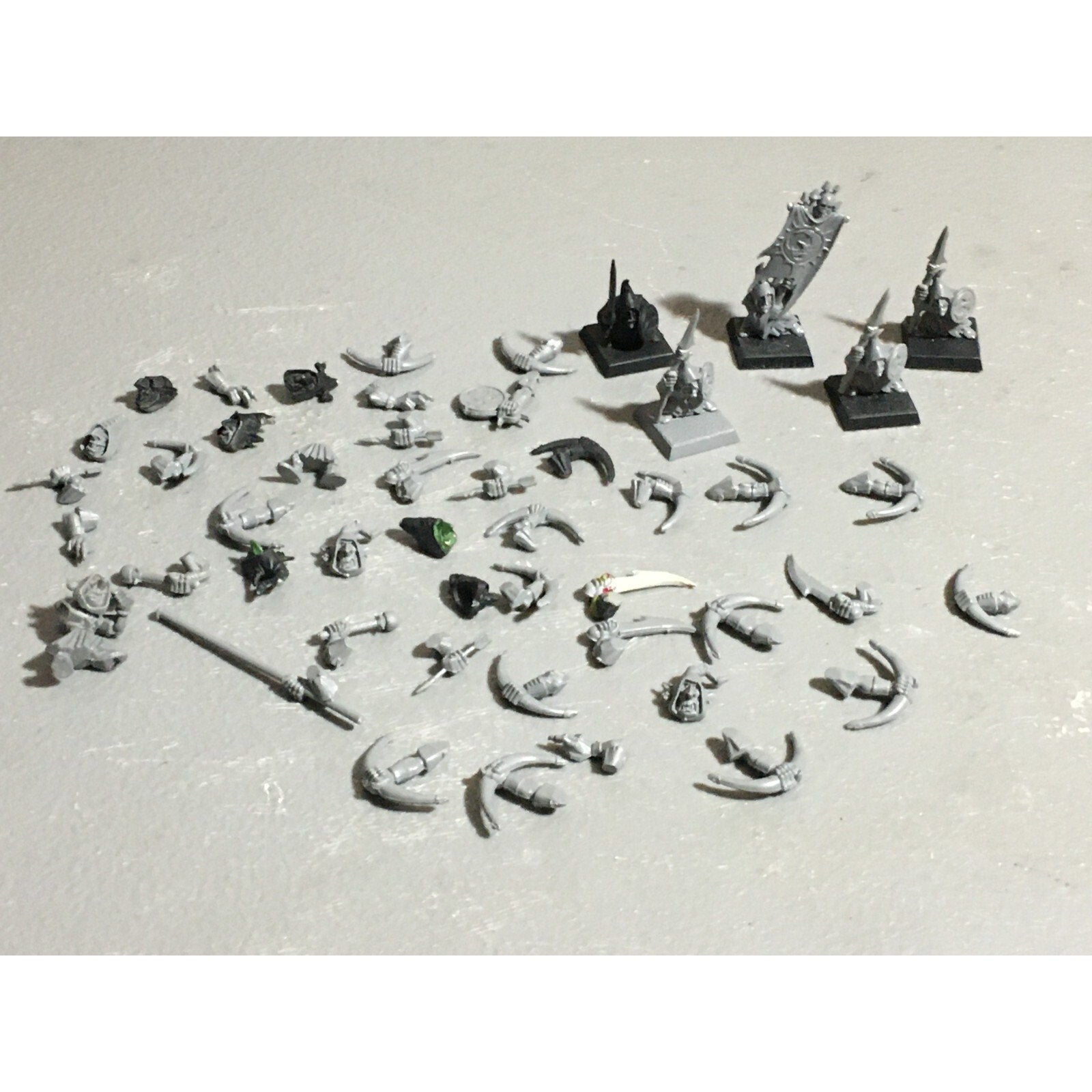 A22618 WARHAMMER FANTASY ORCS & GOBLINS BITS LOT NIGHT GOBLIN MIXED GW
