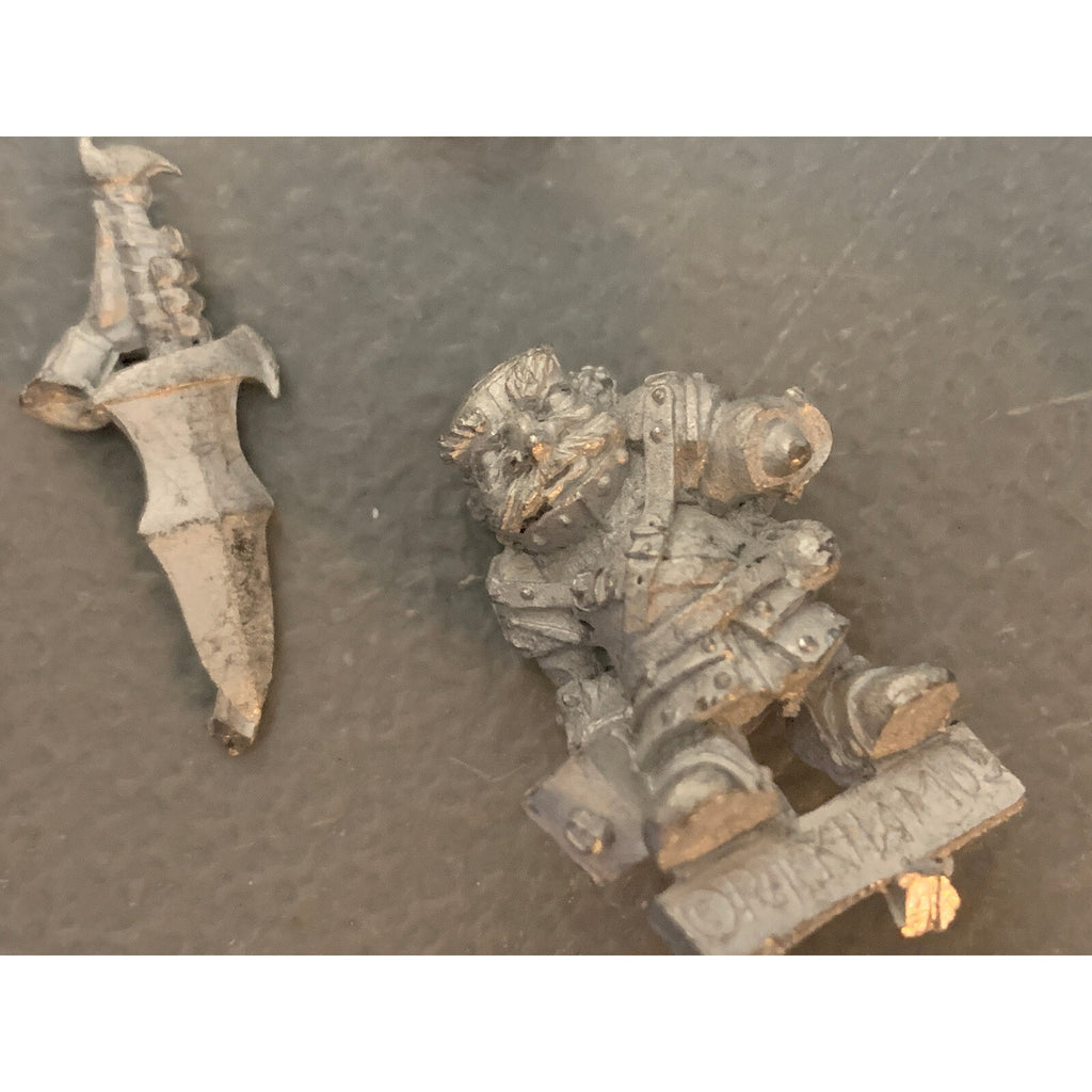 A10271 RACKHAM CONFRONTATION METAL OOP DWARF ARMOURERS