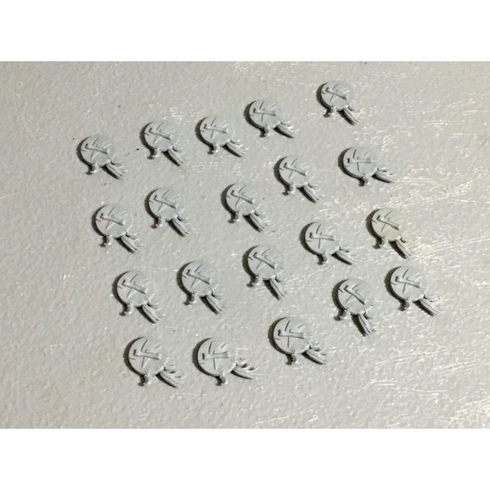 A22624 WARHAMMER FANTASY ORCS & GOBLINS BITS LOT GOBLIN SHIELD GAMES WORKSHOP GW