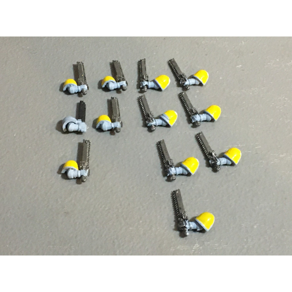 A22985 WARHAMMER 40K SPACE MARINES BITS LOT CHAINSWORD ARMS GW GAMES WORKSHOP