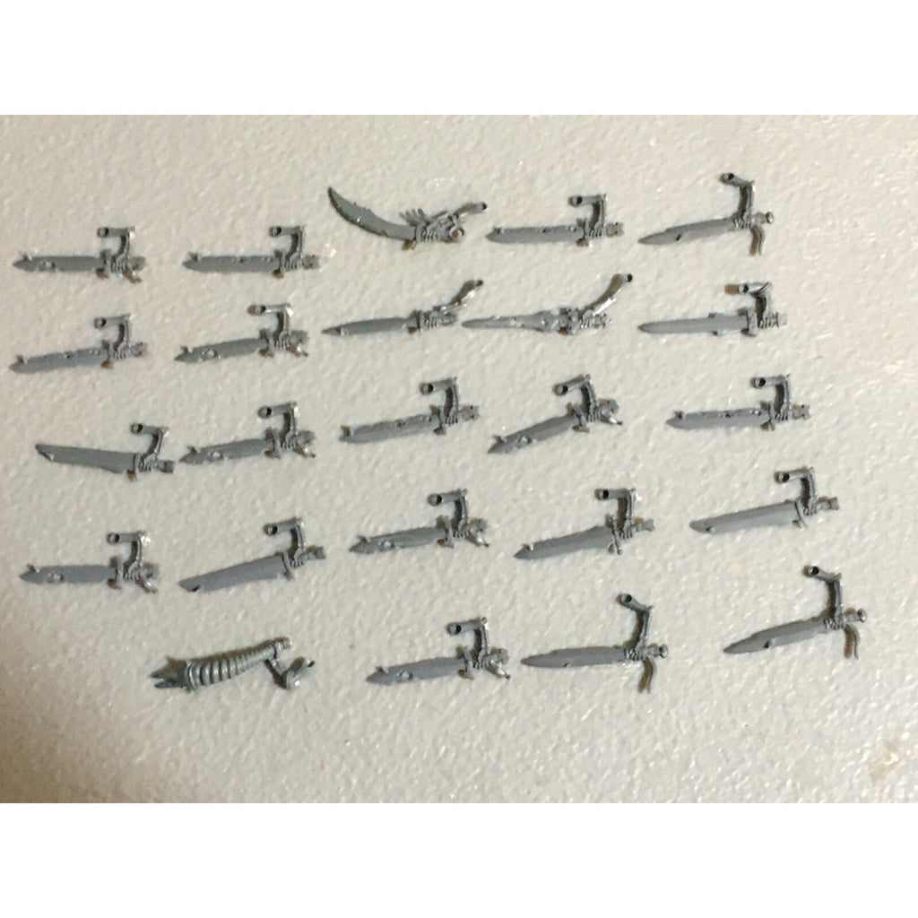 A23415 WARHAMMER FANTASY VAMPIRE COUNTS BITS LOT SKELETON WIGHT SWORD ARMS GW