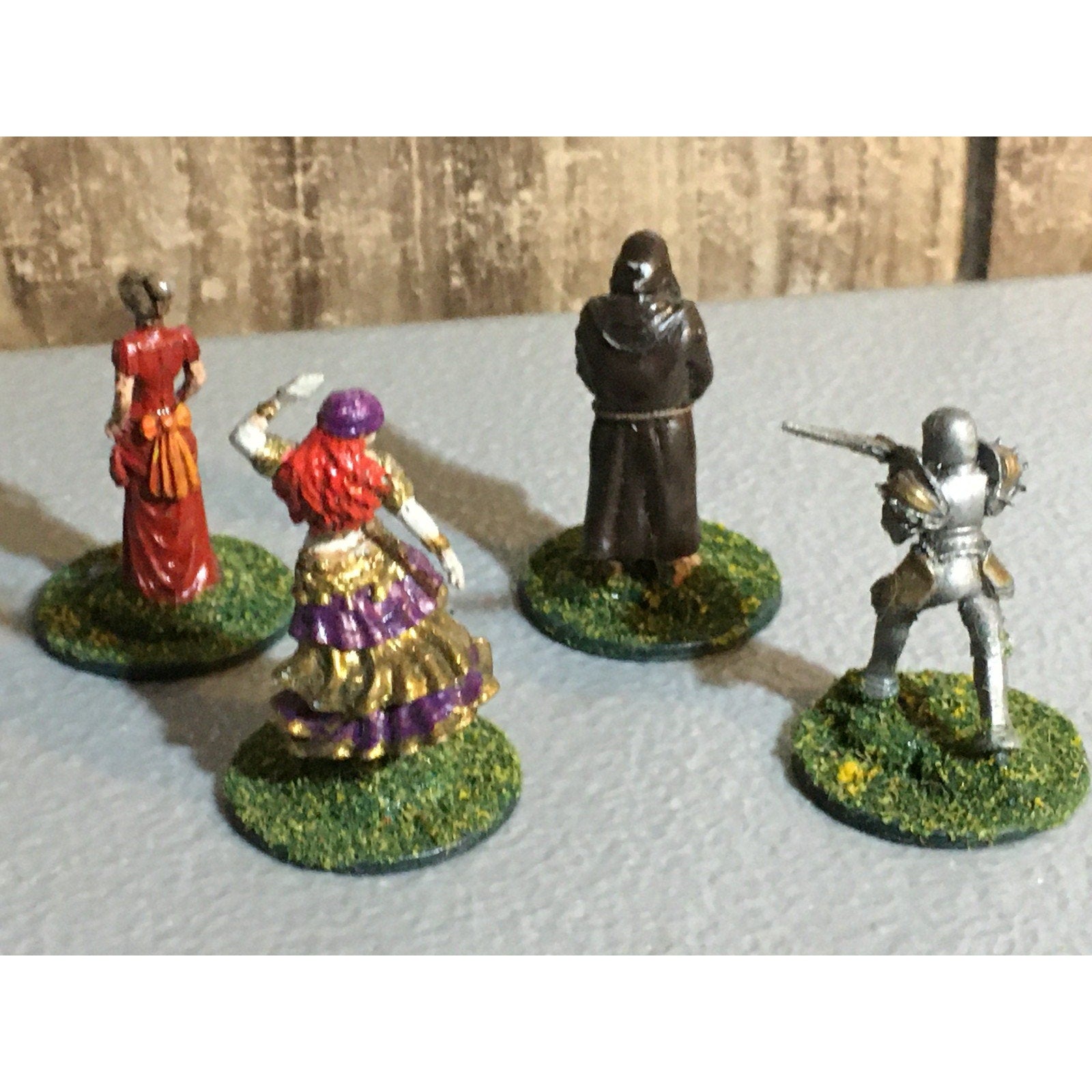 A32501 WIZARDS WIZKIDS PAIZO D&D MINIATURES PLASTIC HUMAN 4 PK PAINT BASE