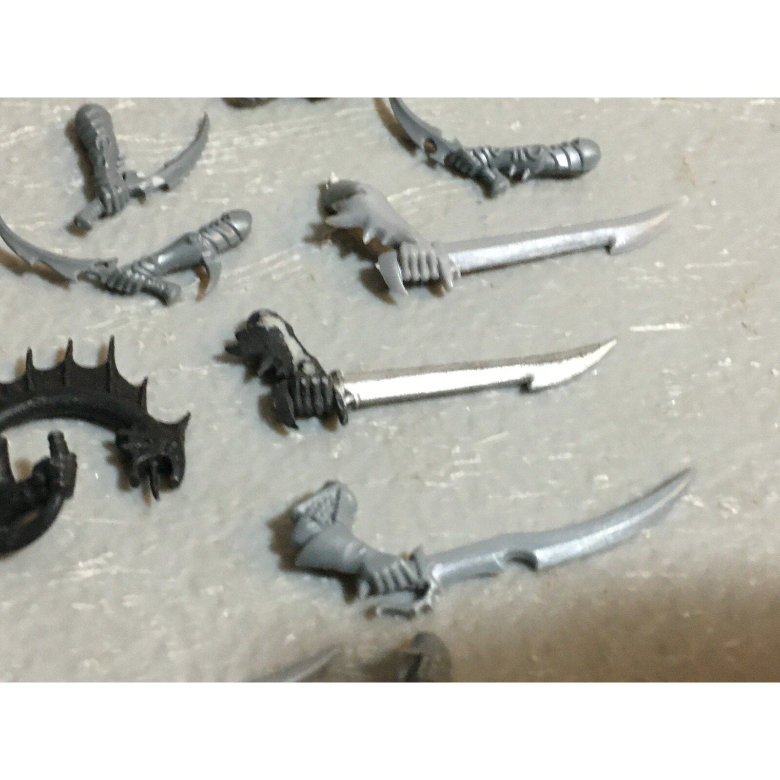 A23450 WARHAMMER FANTASY DARK ELVES BITS LOT ARMS SPEARS SWORDS GAMES WORKSHOP