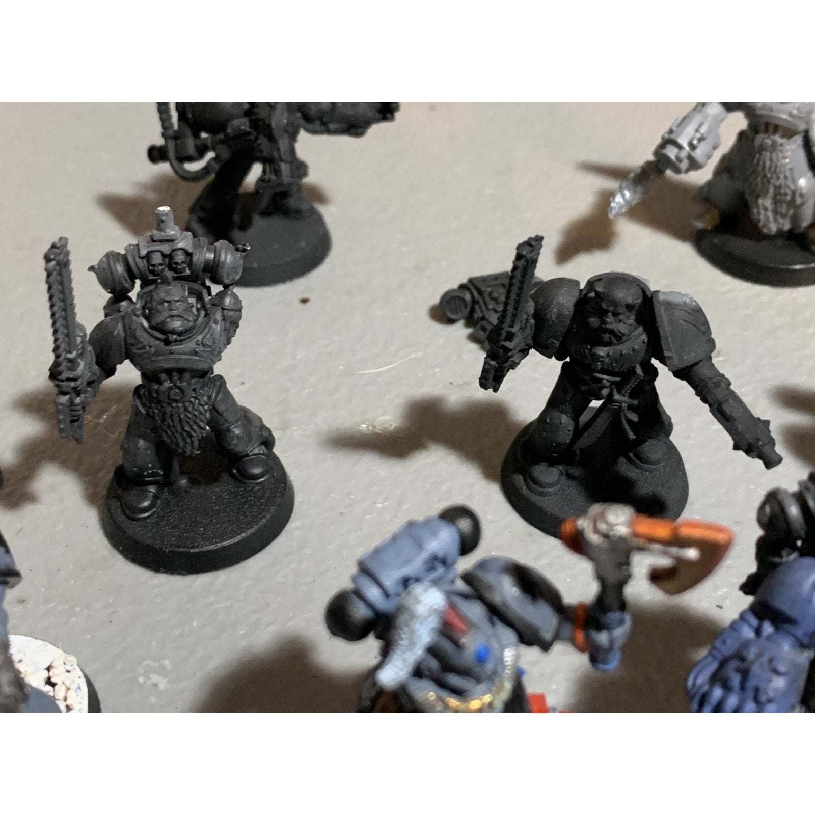 A23308 WARHAMMER 40K SPACE MARINES SPACE WOLVES BITS LOT INC ARMS HEADS SHOULDER