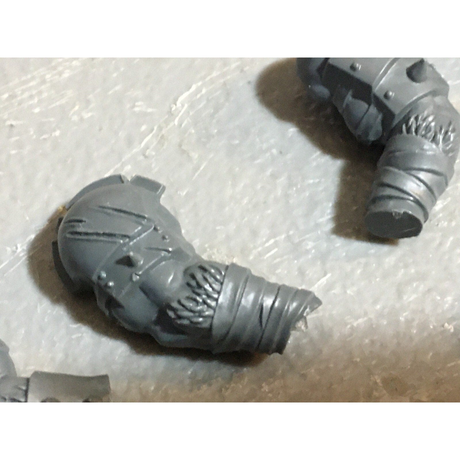 A23168 WARHAMMER FANTASY CHAOS BEASTMEN BITS LOT MINOTAUR ARMS GW GAMES WORKSHOP