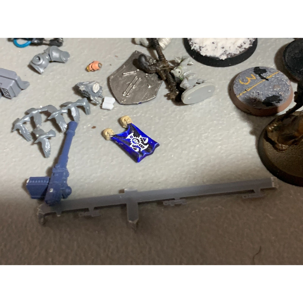 A17864 WARHAMMER FANTASY 40K MIXED RANDOM BITS LOT